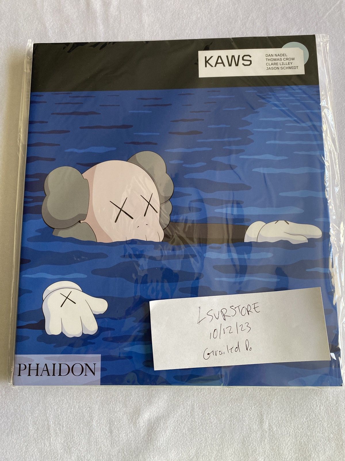 KAWS✕UT ARTBOOK