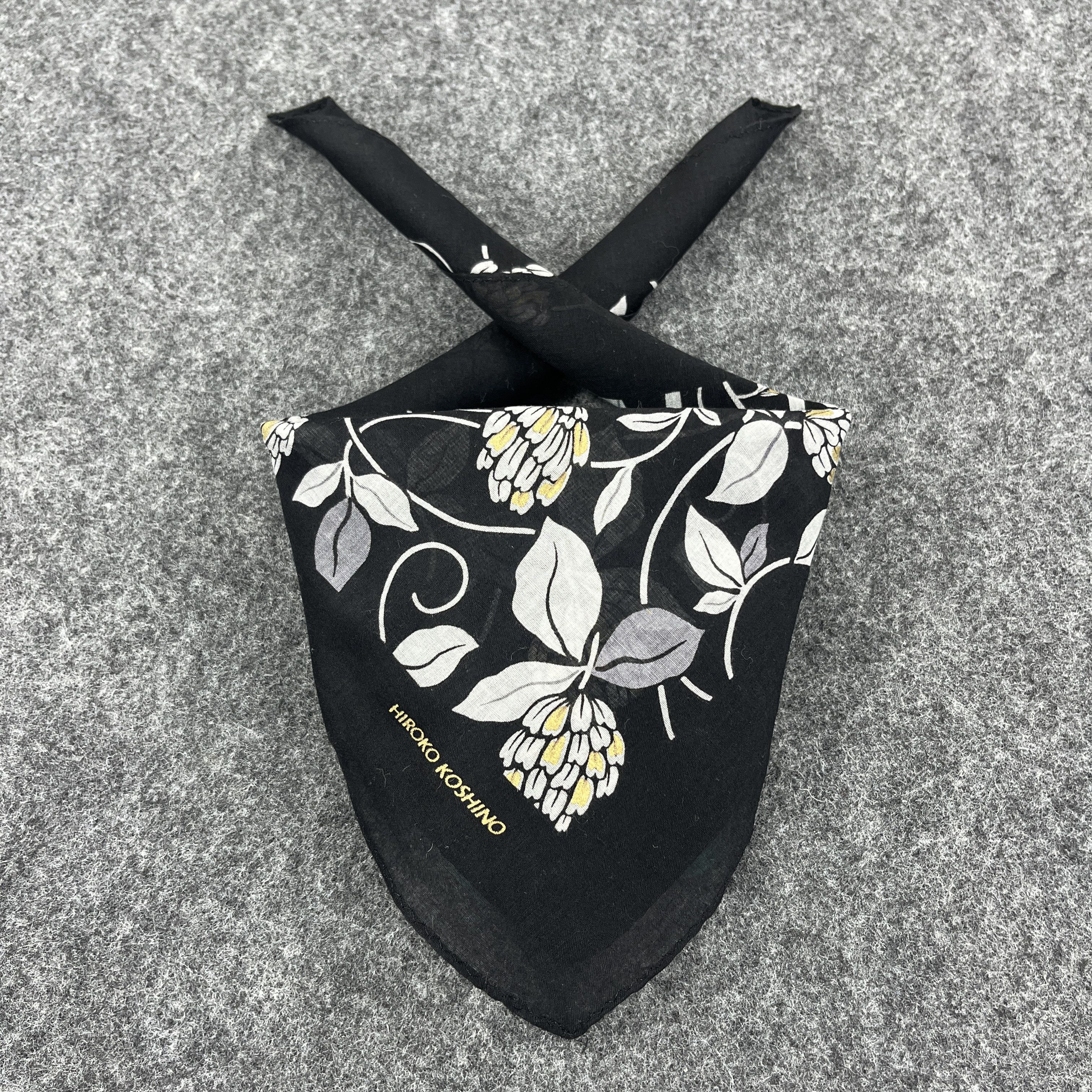 Hiroko Koshino Homme Hiroko Koshino Handkerchief / Bandana / Neckerchief B260 Size ONE SIZE - 8 Thumbnail