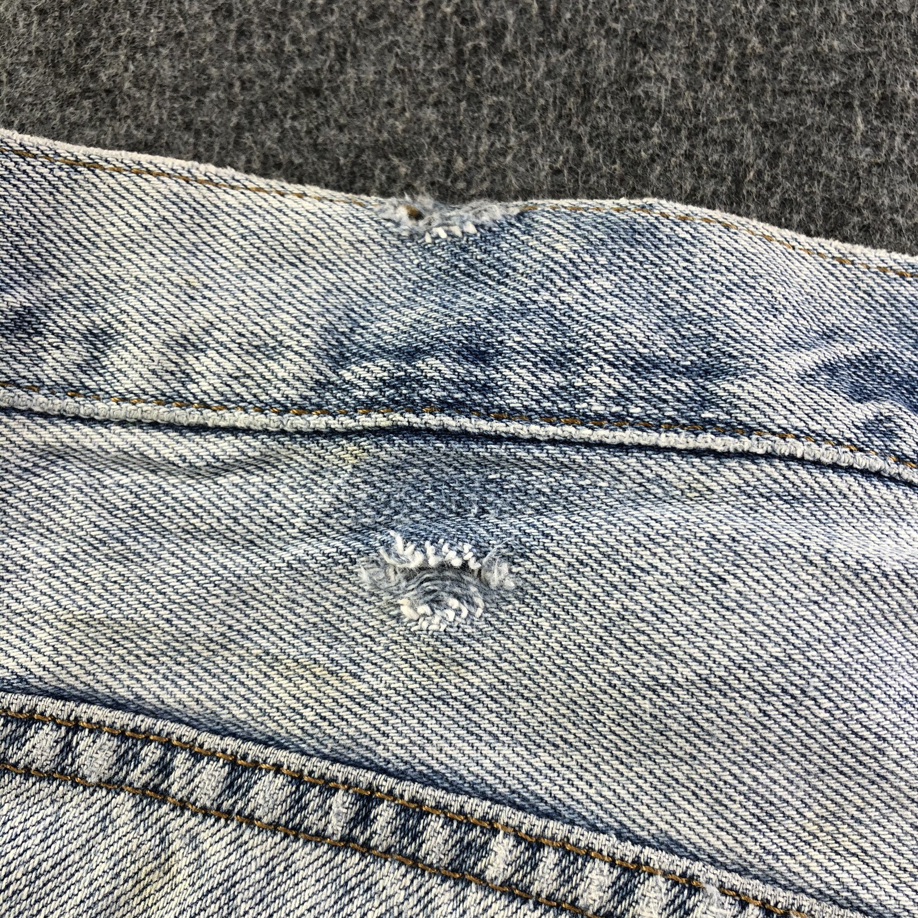 Levi's Vintage Light Wash Levis 505 Jeans-J3317 Size US 39 - 7 Thumbnail
