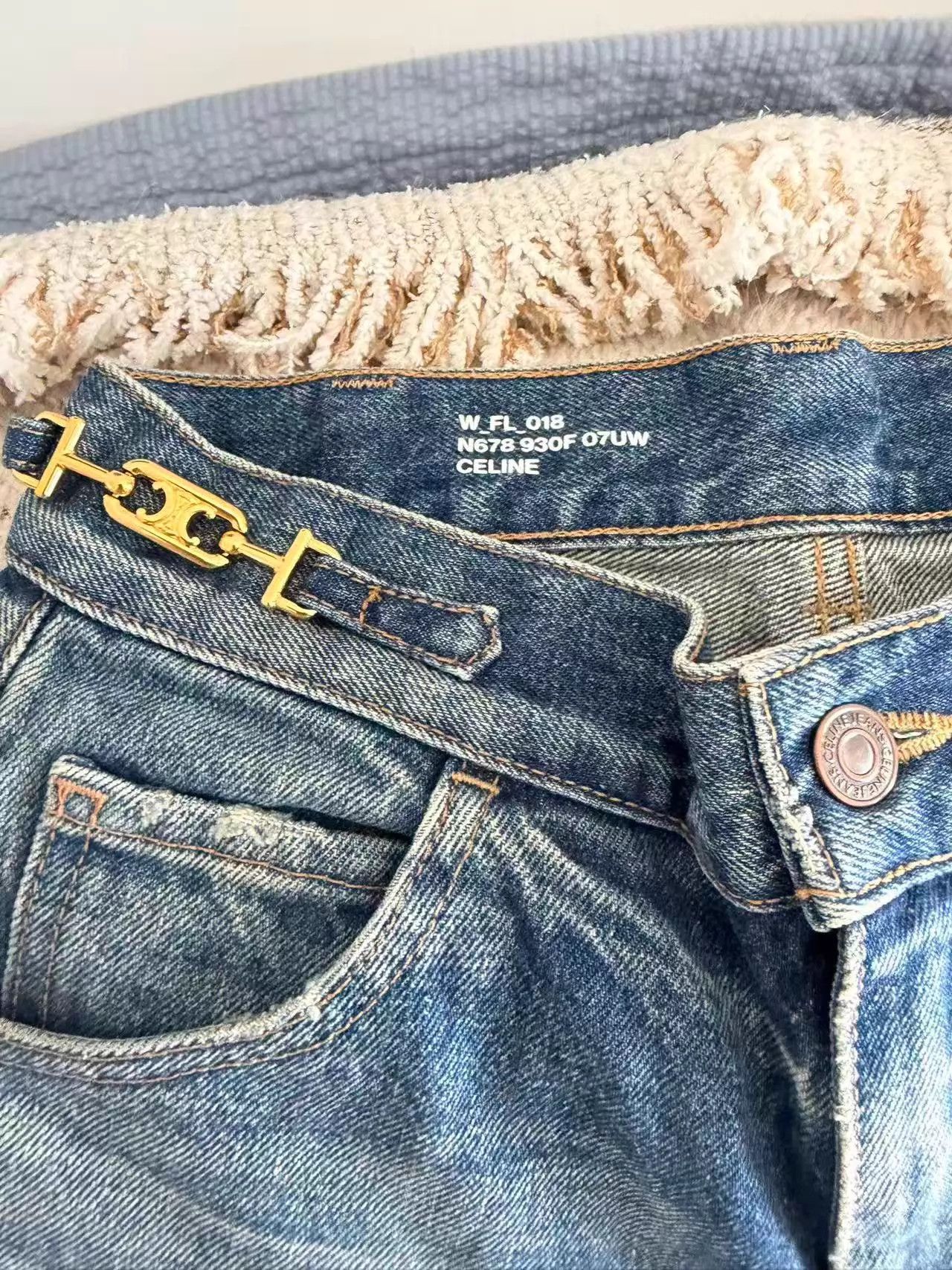Celine Celine Gold Buckle Jeans 25 Like New Size 25" / US 0 / IT 36 - 2 Thumbnail