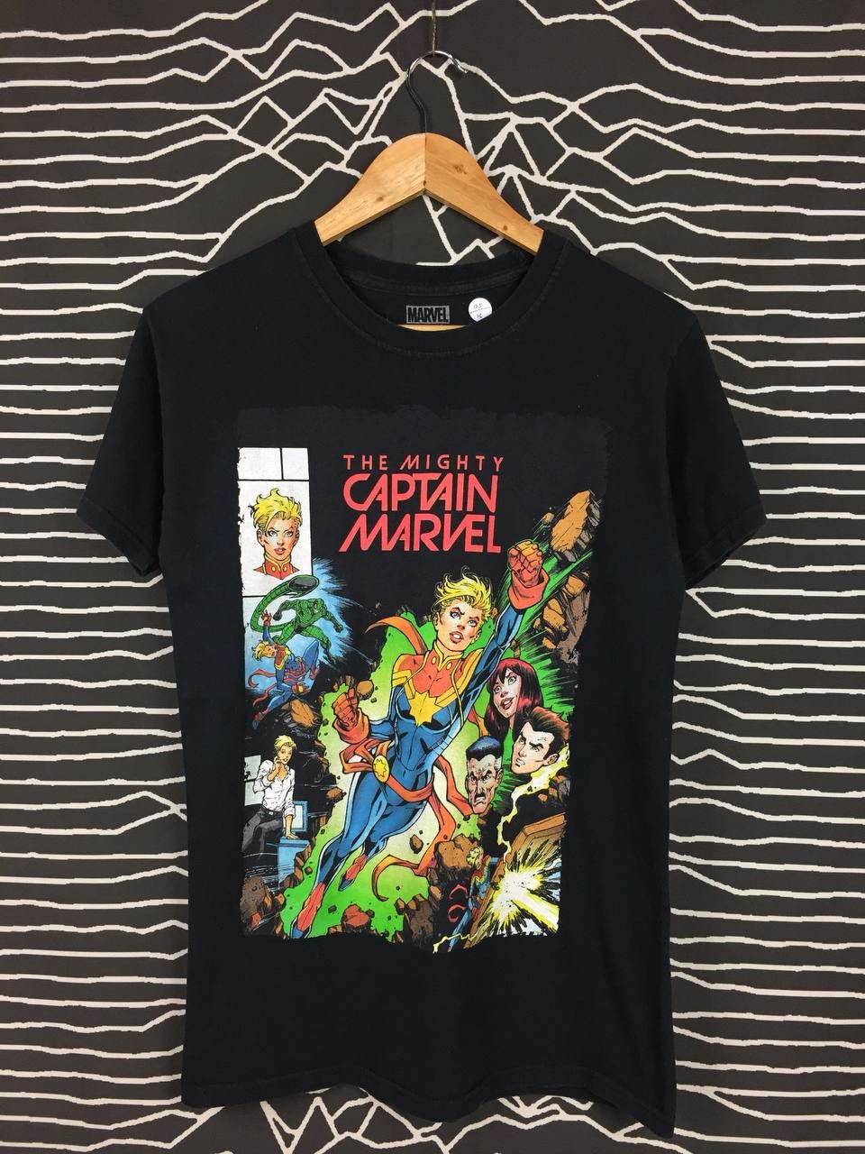 Marvel Comics × Vintage Marvel Comics The Mighty Captain Marvel Tee Size US S / EU 44-46 / 1 - 2 Thumbnail