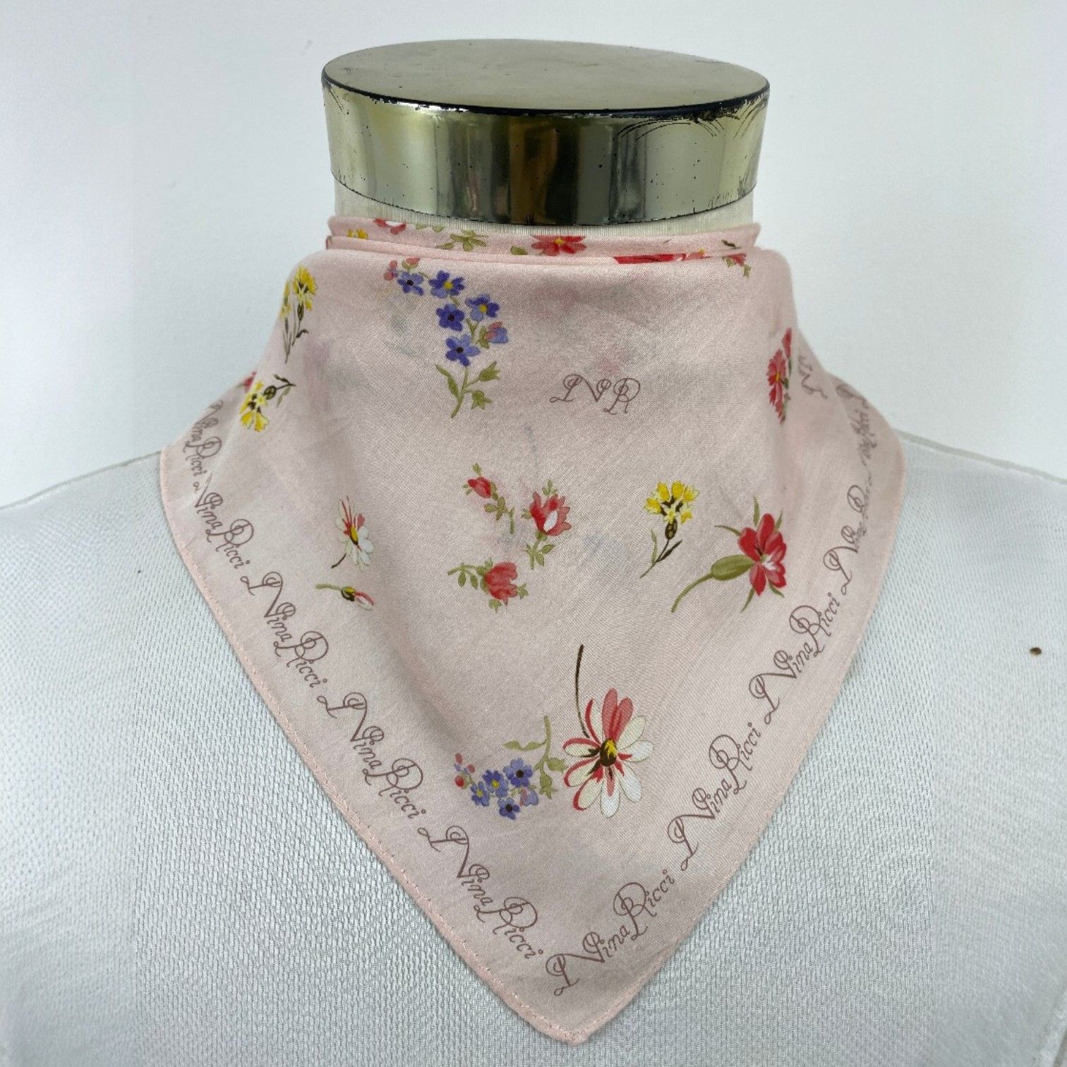 Other Vintage Nina Ricci Handkerchief Neckerchief HKC1159 Size ONE SIZE - 1 Thumbnail