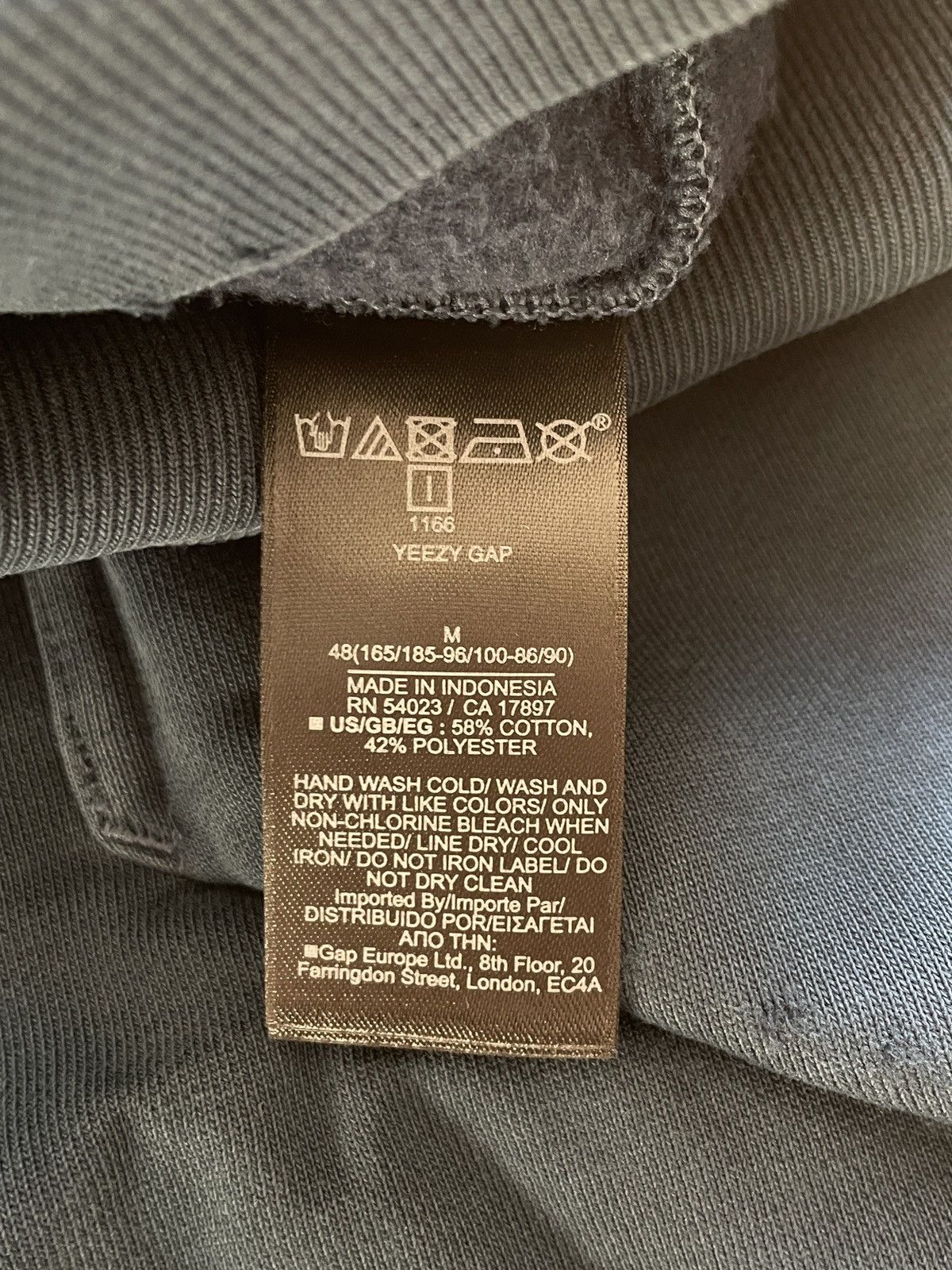 Balenciaga × Gap × Kanye West Yeezy Gap Balenciaga High Neck Distressed Mockneck Sweater Size US M / EU 48-50 / 2 - 5 Thumbnail