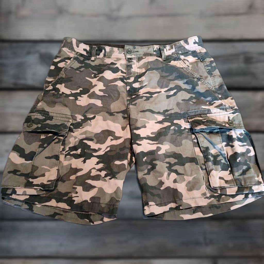 Levi's VINTAGE Levi’s Cargo Shorts Men 36 Camouflage Canvas Casual Workwear Summer Spring Fall Size US 36 / EU 52 - 1 Thumbnail