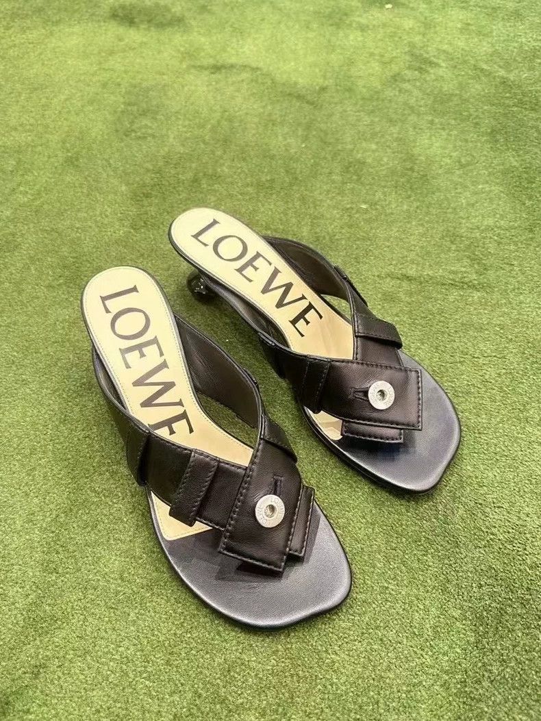 Loewe Women's Leather Buckle Sandals - dmc