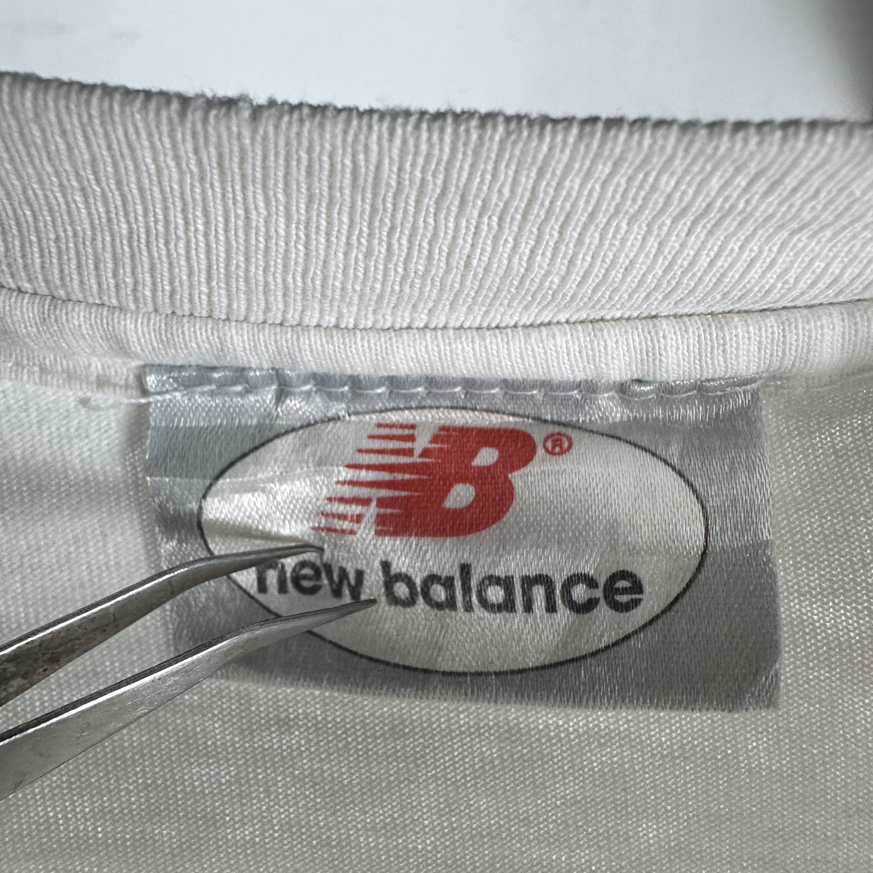 Vintage 1997 The Lasalle Banks Marathon New Balance Chicago Art Tee Size US XL / EU 56 / 4 - 6 Thumbnail
