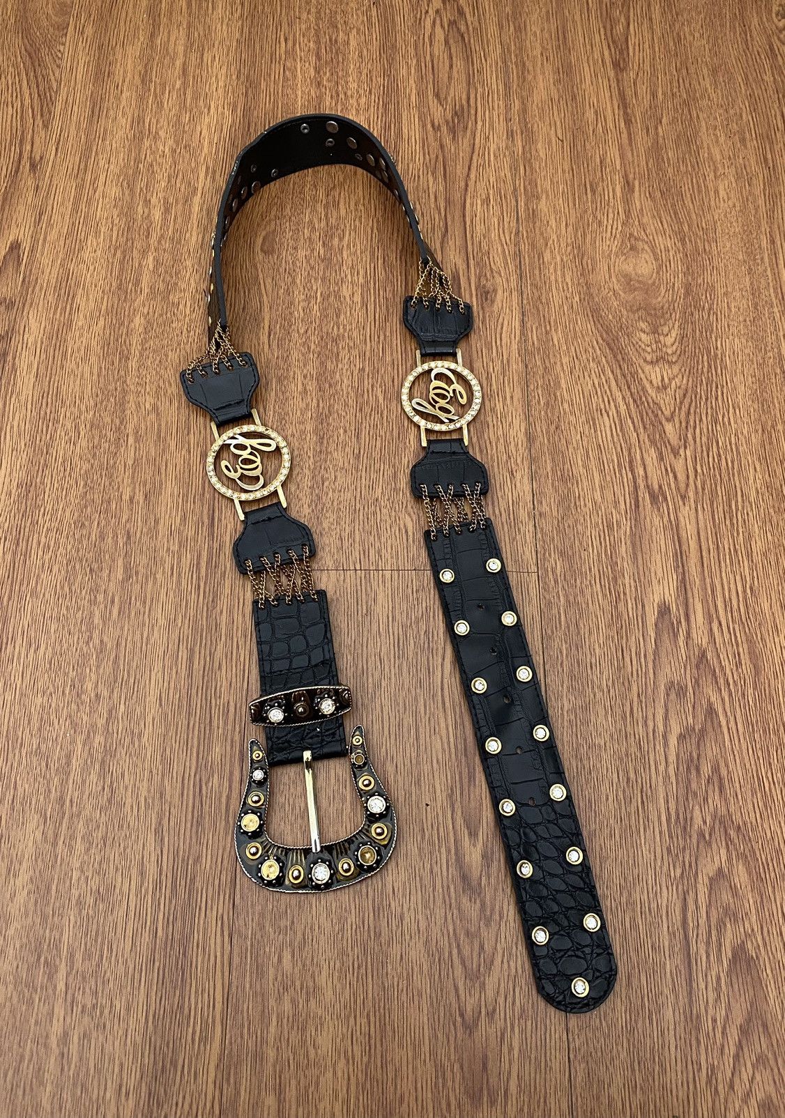 Chain crystal belt