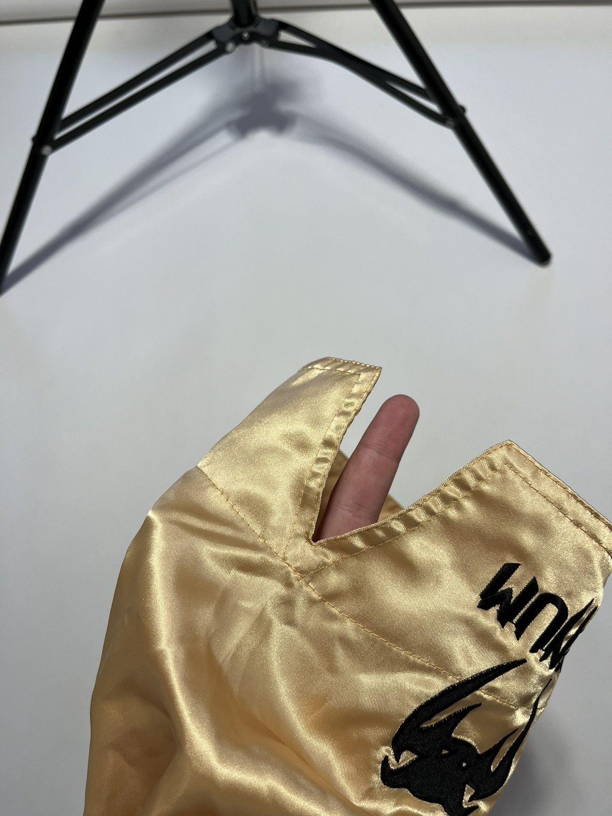 Vintage Vintage Venum Muai Thai Shorts Brand New Size US 32 / EU 48 - 9 Thumbnail