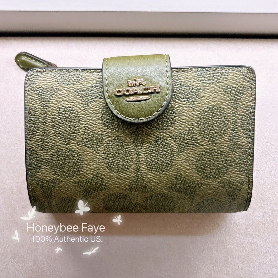 Coach Medium Corner Zip Wallet In Signature Canvas CW786 Size ONE SIZE - 1 Thumbnail
