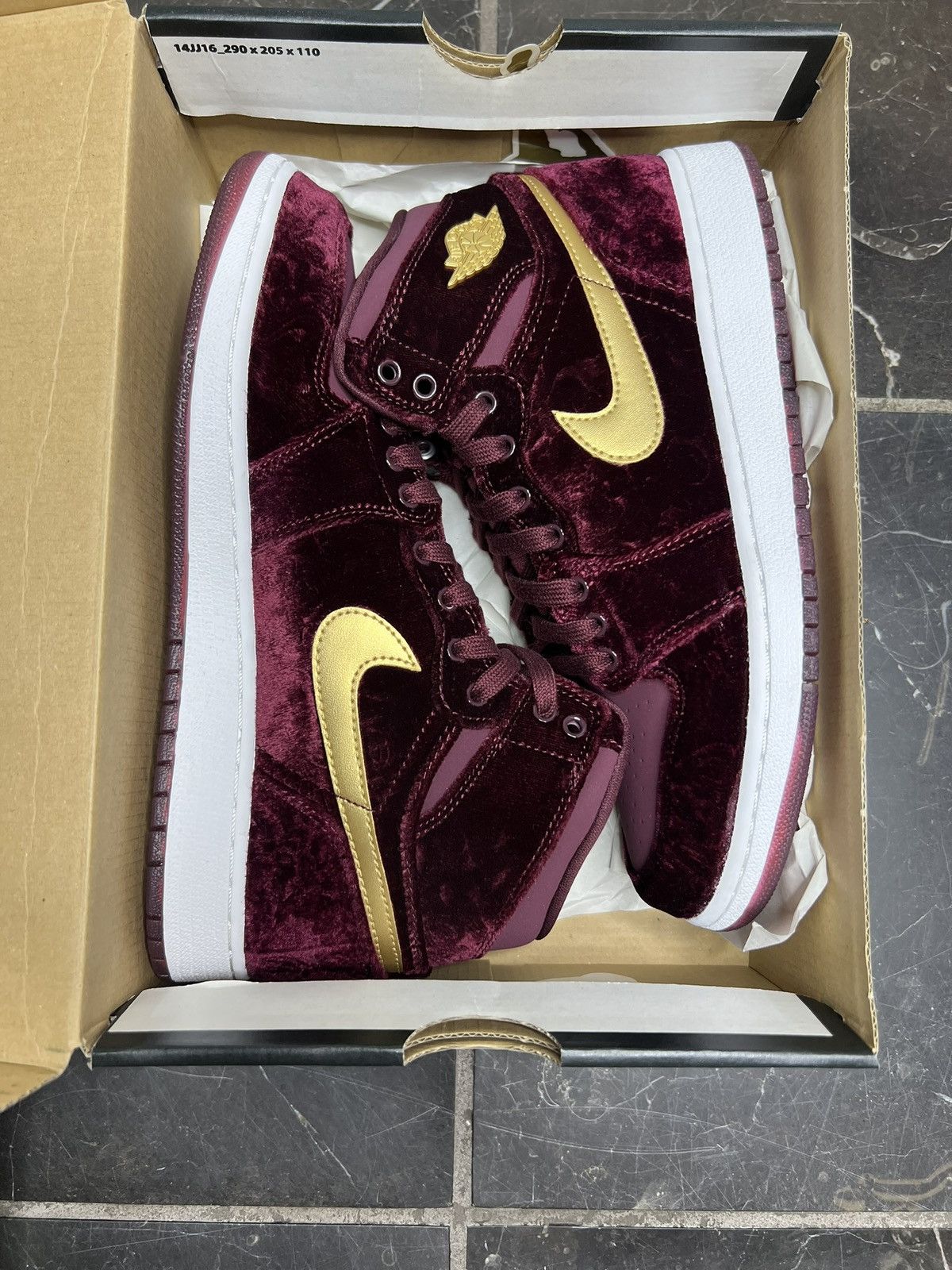 Jordan Brand Jordan Heiress Night Maroon 1s (2016) DS GS 7Y! Size US 7 / EU 40 - 9 Thumbnail