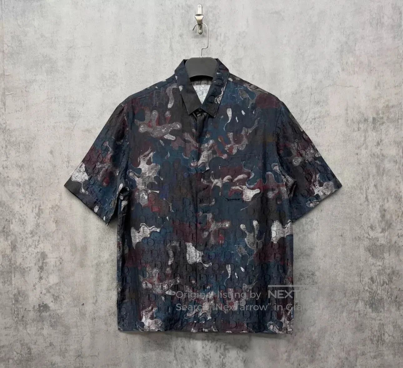 dior logo pattern short sleeve shirt.