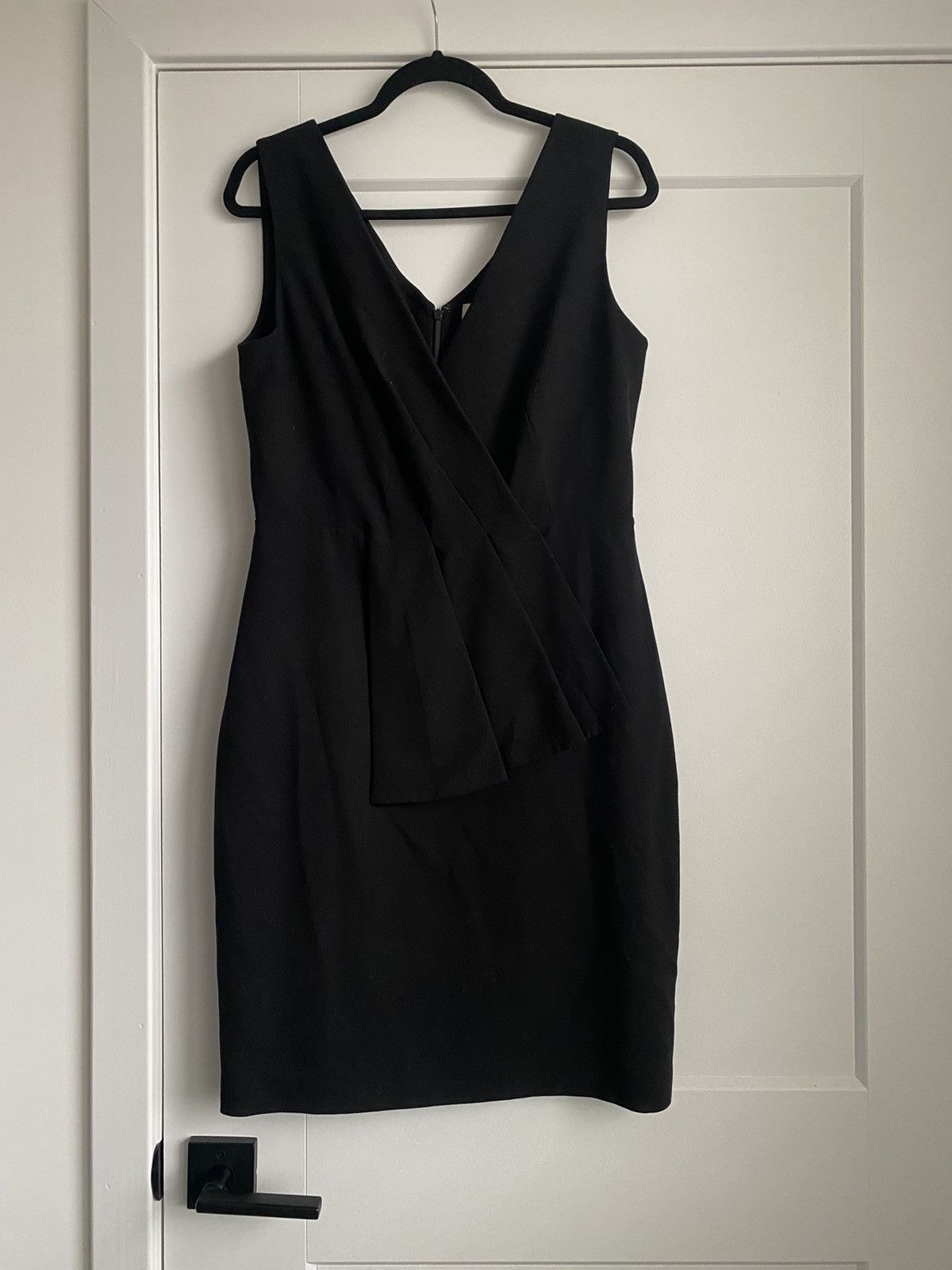 Calvin Klein Calvin Klein V-Neck Sheath Dress Black Size 10 Size L / US 10 / IT 46 - 2 Thumbnail