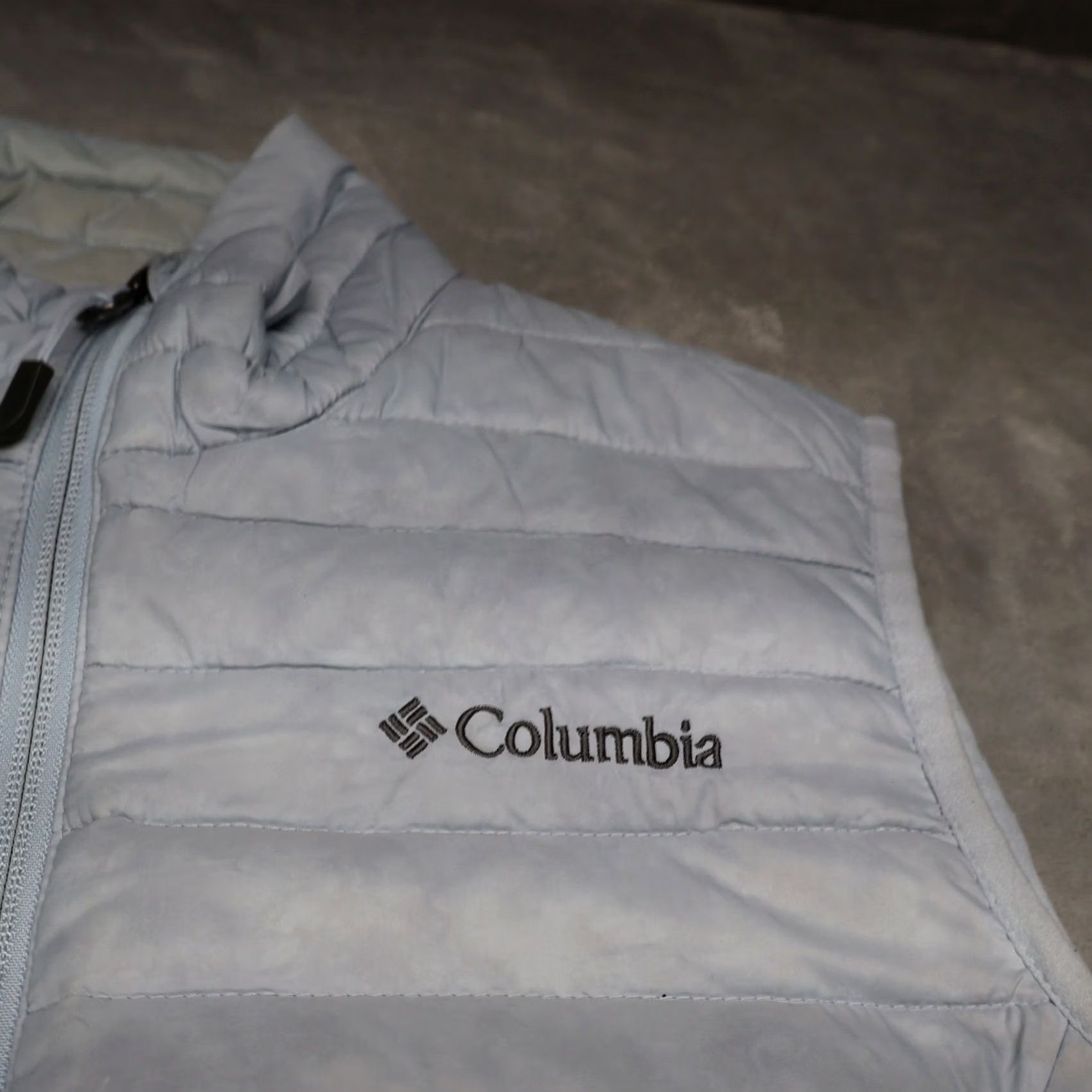 Vintage Columbia Vest Women Medium White Down Puffer Zip Omni-Heat Quilted Winter Layering Casual Travel Size M / US 6-8 / IT 42-44 - 3 Thumbnail