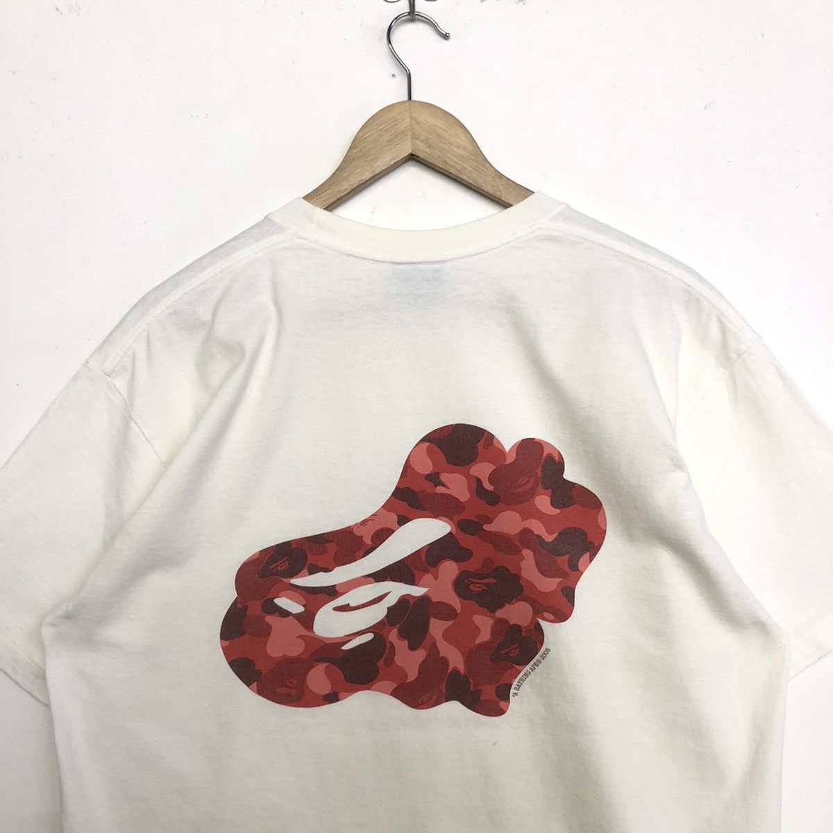 Bape A BATHING APE CAMO VINTAGE 2005 TSHIRT Size US L / EU 52-54 / 3 - 7 Thumbnail