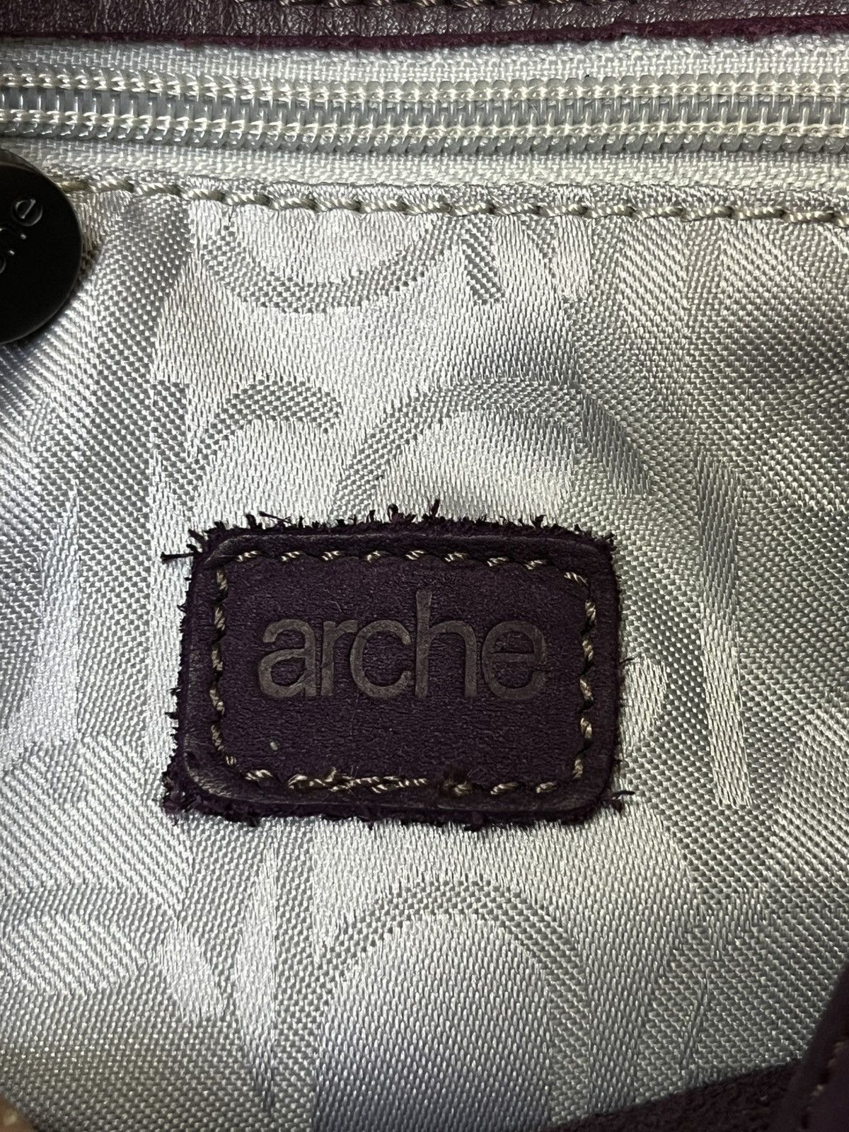 Genuine Leather ARCHE ADILY PURPLE NUBUCK LEATHER CROSSBODY SMALL BAG Size ONE SIZE - 14 Thumbnail