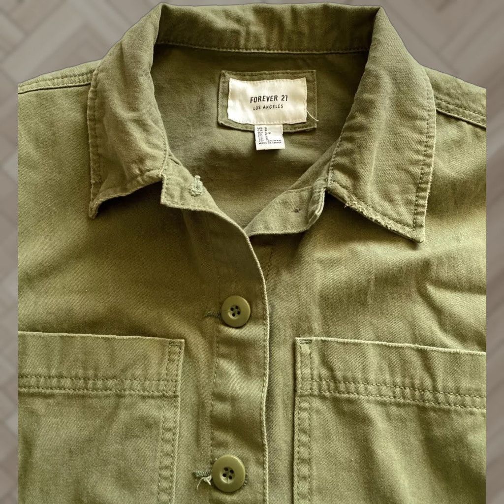 Forever 21 FOREVER 21 Button Shirt Over Shirt Women’s Size S Green Cotton Denim Solid Button Casual Jacket Women Regular Short Length Fall Winter Spring Size S / US 4 / IT 40 - 1 Thumbnail