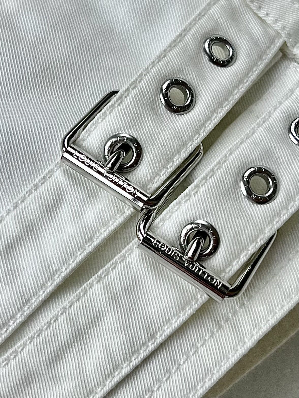 Louis Vuitton LOUIS VUITTON Jacket Biker Cotton Zippers Pocket LV White Size US XL / EU 56 / 4 - 10 Thumbnail