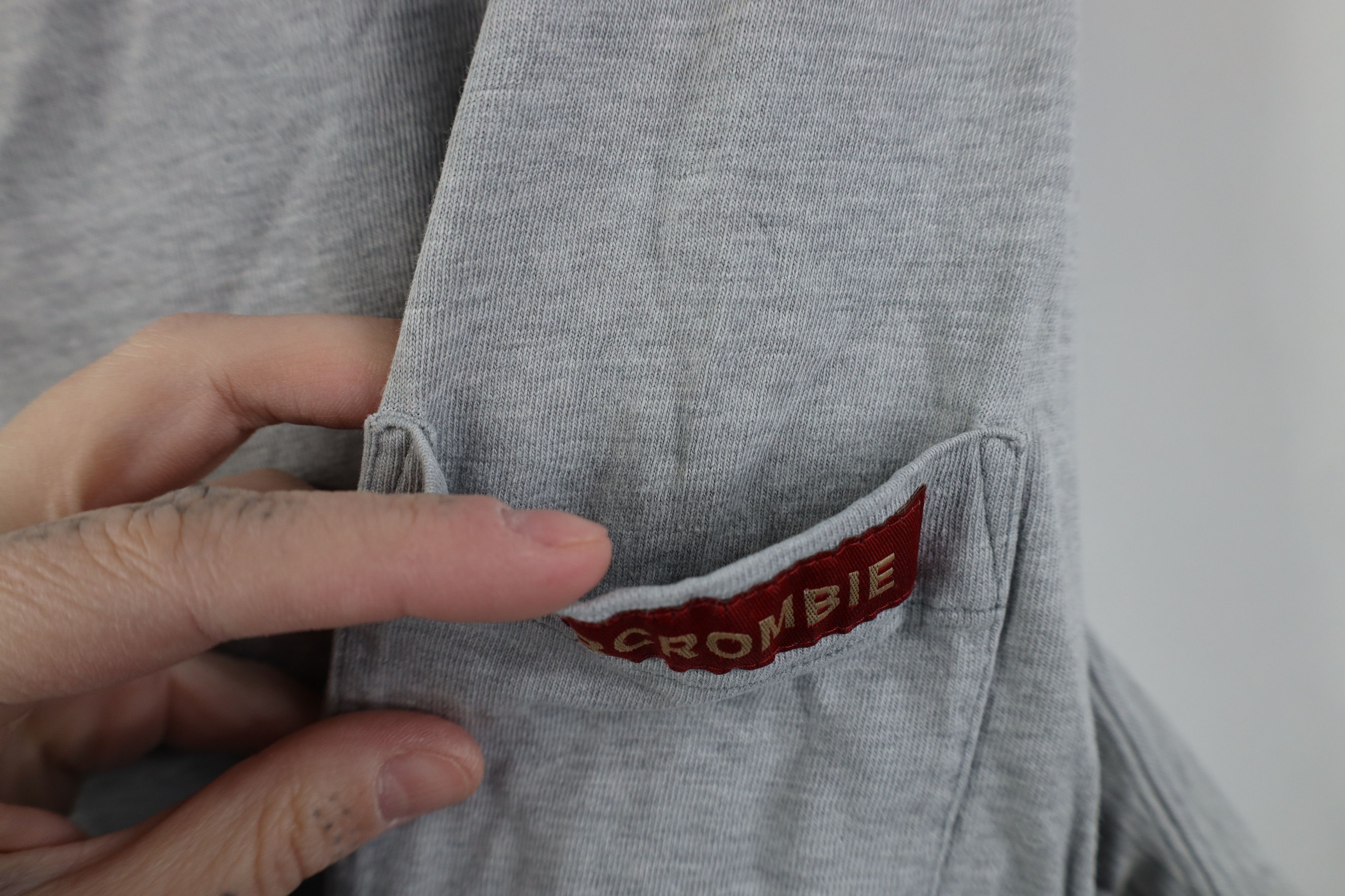 Abercrombie & Fitch Vintage 90s Abercrombie & Fitch Long Sleeve Pocket T-Shirt Size US L / EU 52-54 / 3 - 5 Thumbnail