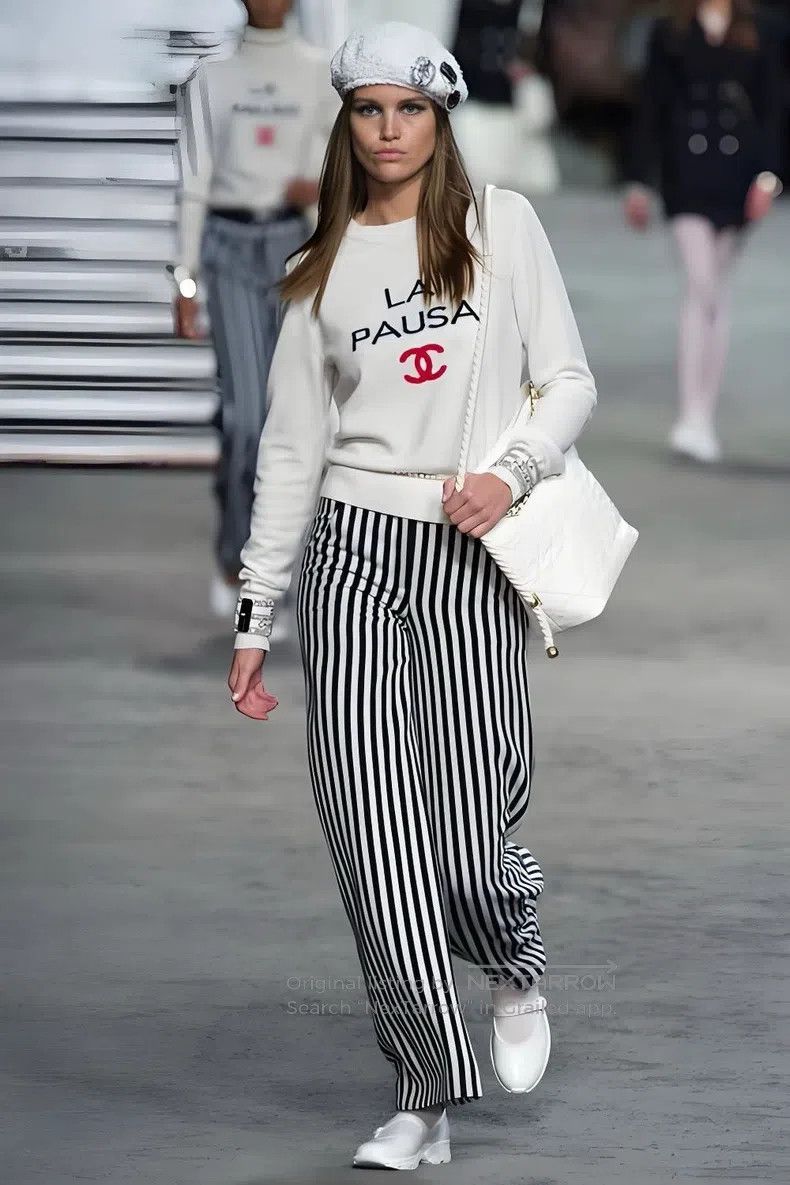 Chanel Chanel Cruise Series Runaway Cashmere Knitwear sweater Size M / US 6-8 / IT 42-44 - 1 Thumbnail