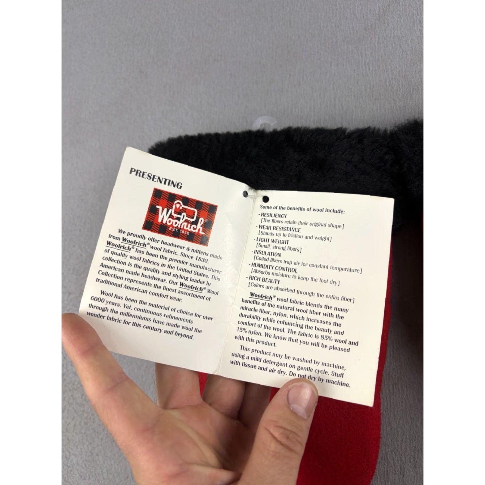 Vintage VINTAGE Woolrich Mittens Gloves Mitten Lined USA Made Red Black Faux Fur Sherpa Lined 80s Women One Size USA Womens Size ONE SIZE - 2 Thumbnail