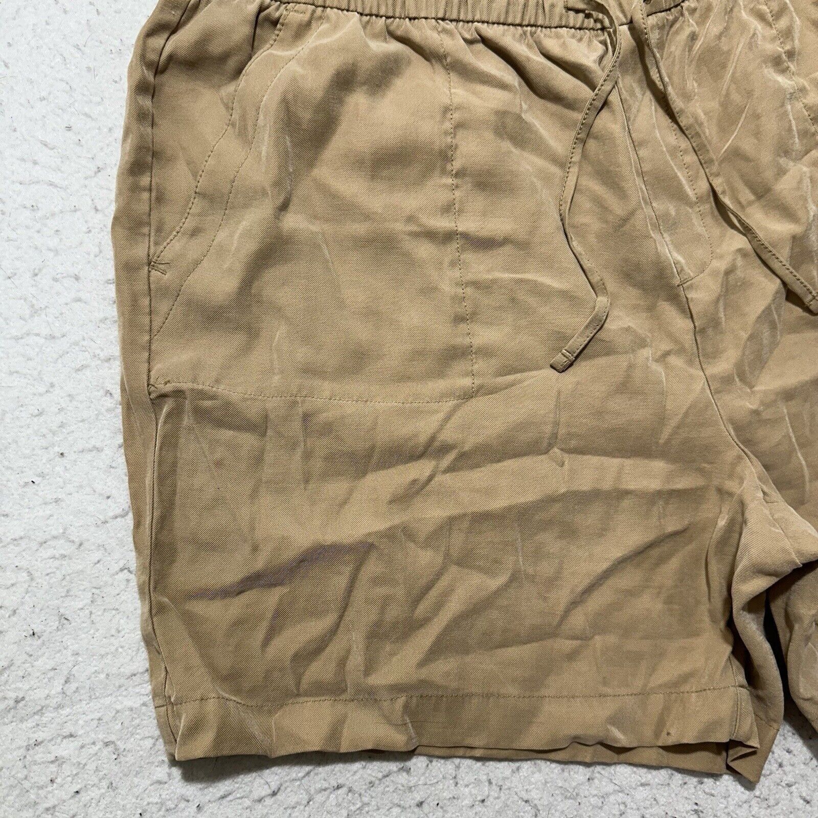 Old Navy Old Navy XL Drawstring Shorts 5" Inseam High Rise Stretch Size 40" / US 18 - 6 Thumbnail