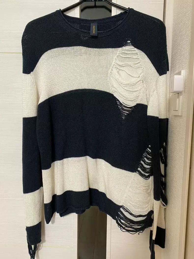 Maison MIHARA YASUHIRO Mihara Yasuhiro black and white striped sweater with holes. Size US M / EU 48-50 / 2 - 1 Thumbnail