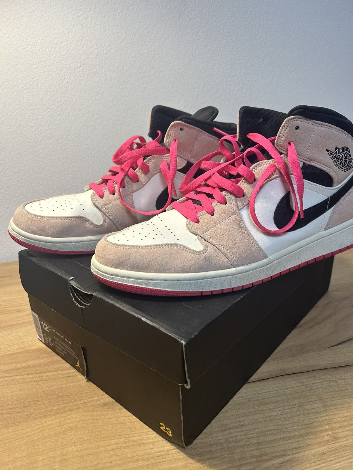 Jordan Brand Air Jordan 1 mid se Crimson tint Size US 14 / EU 47 - 1 Thumbnail