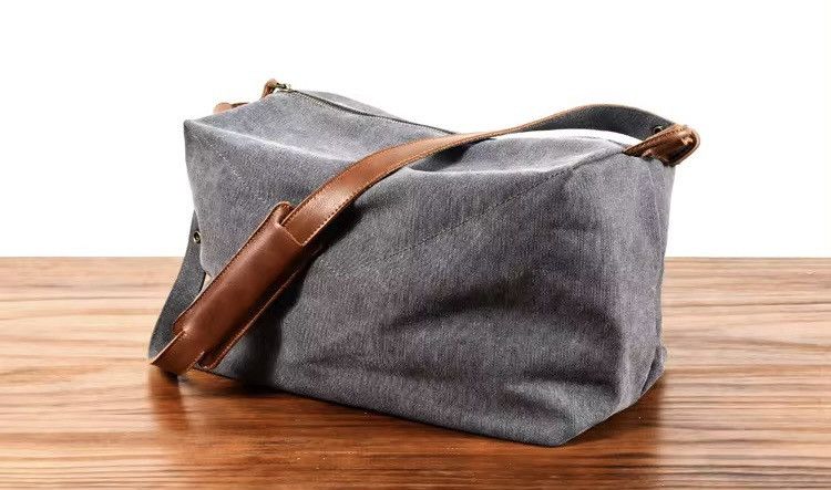 Designer × Japanese Brand Unisex Canvas Leisure Shoulder Bag Size ONE SIZE - 1 Thumbnail