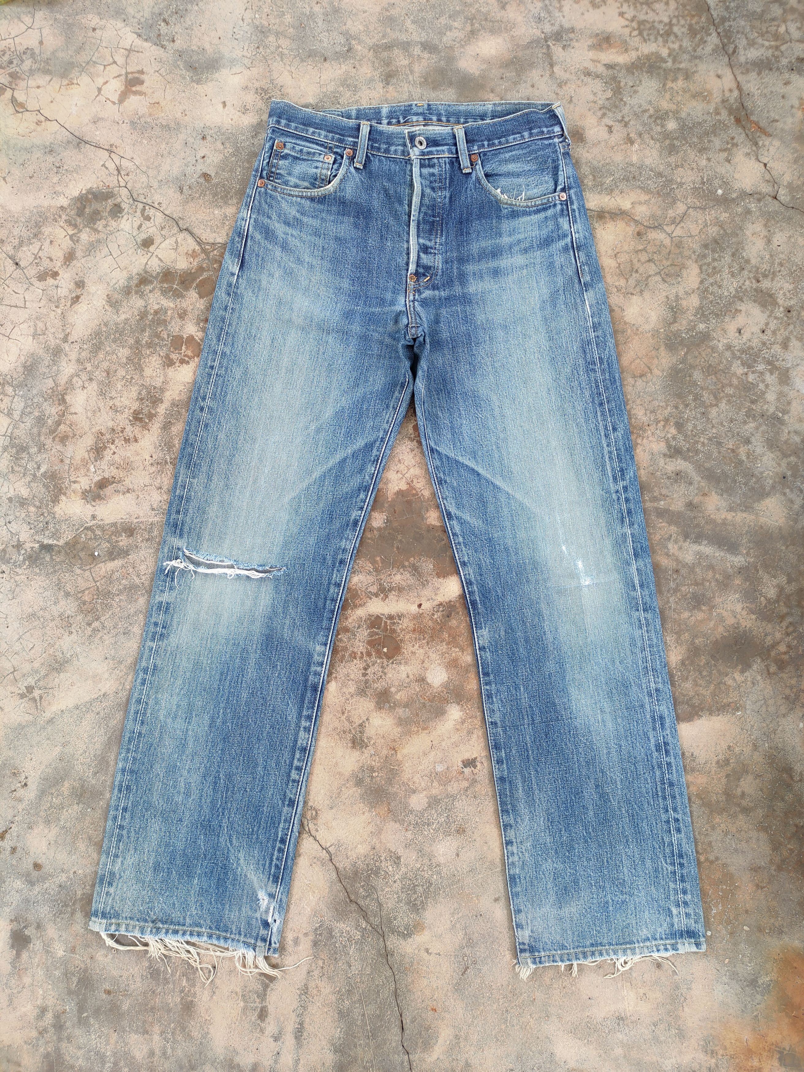 Distressed Denim × Jean × Levi