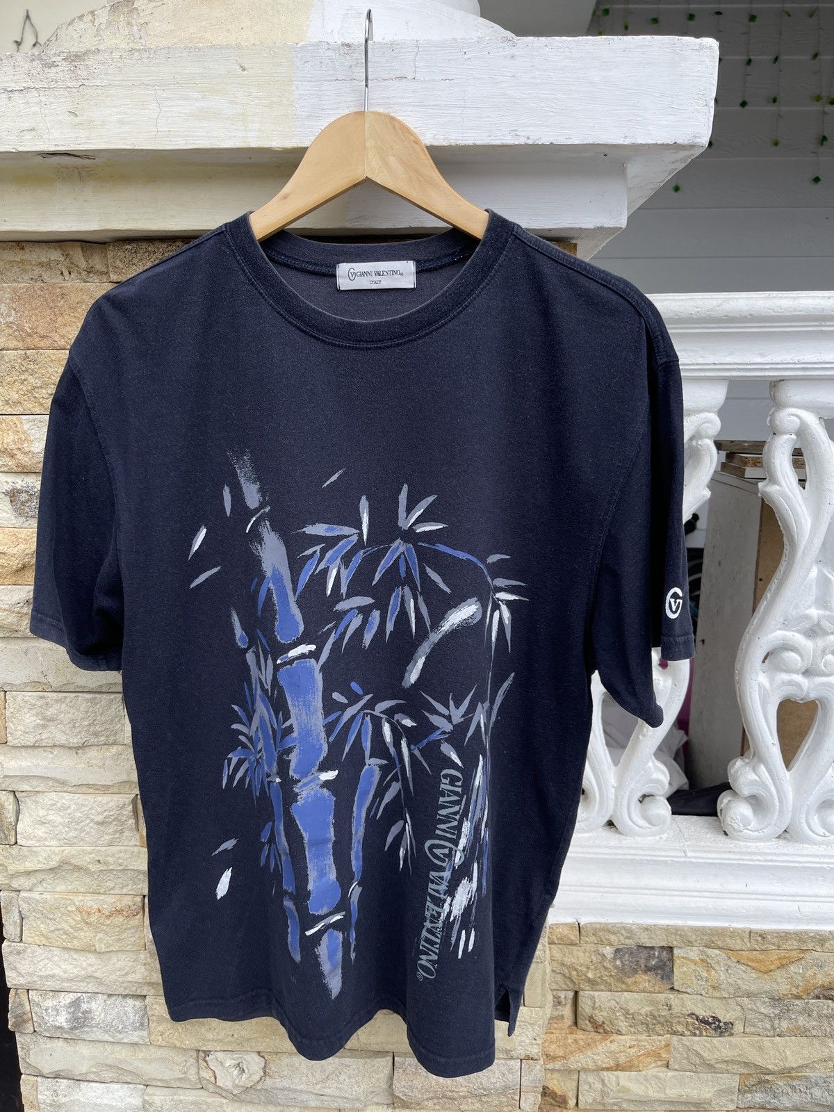 Gianni Valentino Last Drop🔥Rare‼️Vtg Sun Faded GIANNI VALENTINO Art T Shirt Size US M / EU 48-50 / 2 - 3 Thumbnail