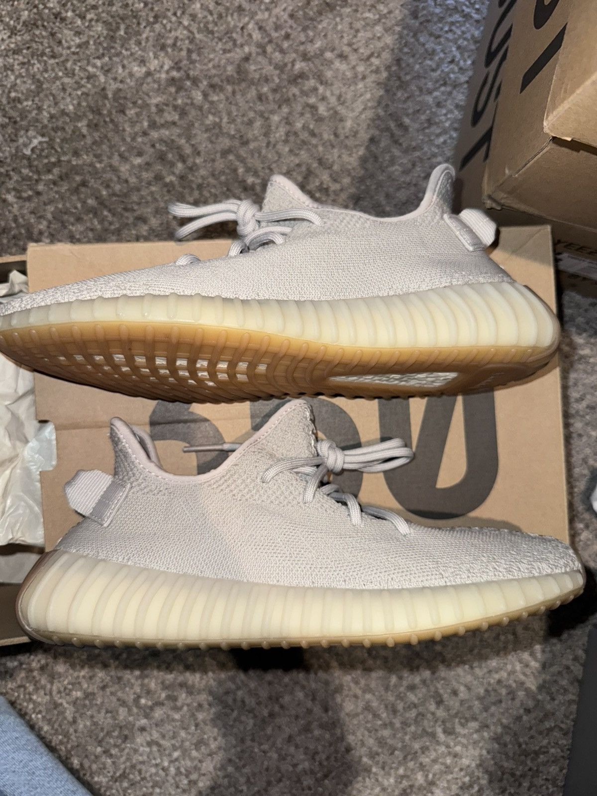 Yeezy Yeezy Boost 350 V2 Size US 8 / EU 41 - 1 Thumbnail