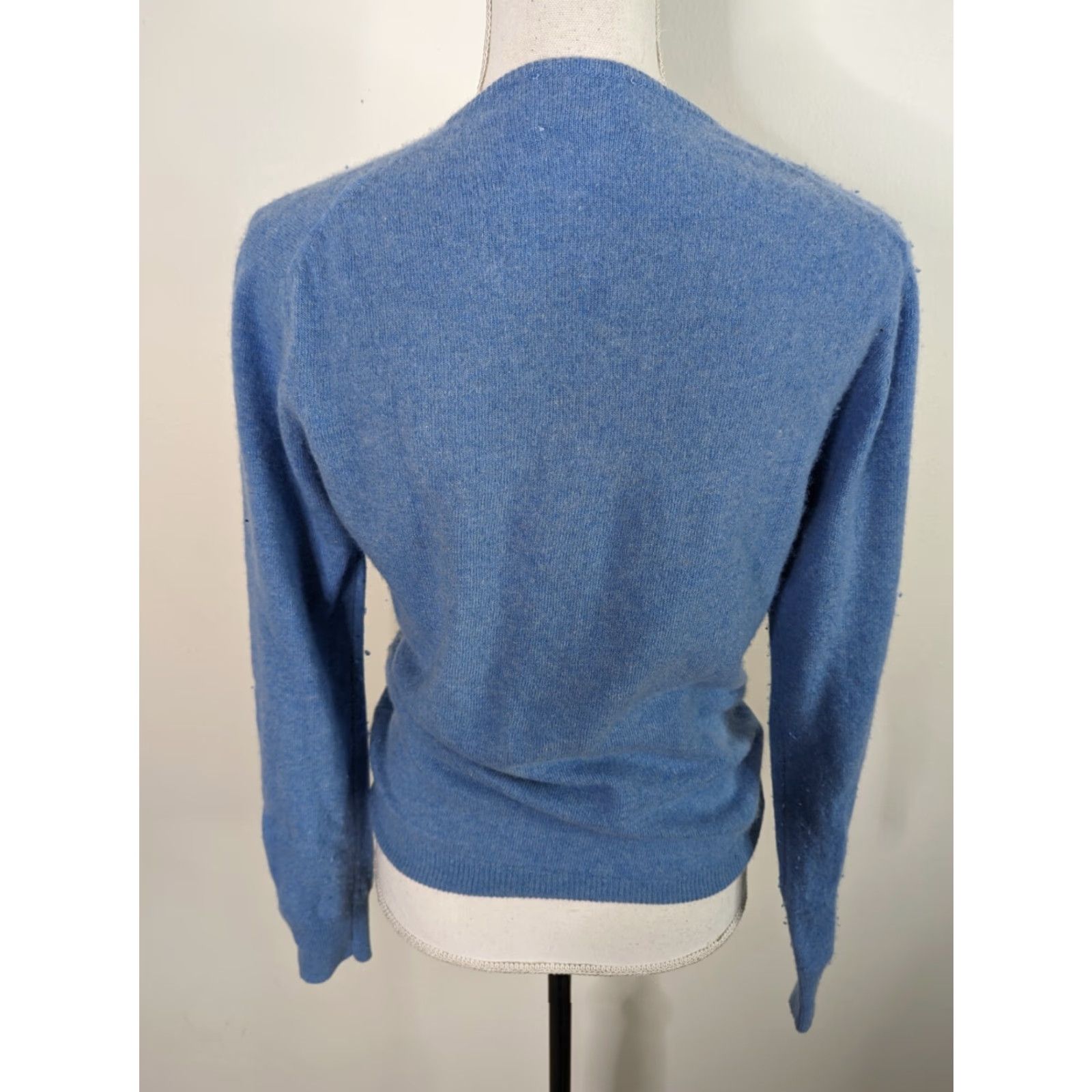 Vintage VINTAGE 60s Sweater Blue 100% Cashmere Long Sleeve Pullover V Neck S3C Ladies Woman Classic Fit Pullover Knit Summer Spring Fall Winter Size L / US 10 / IT 46 - 4 Thumbnail