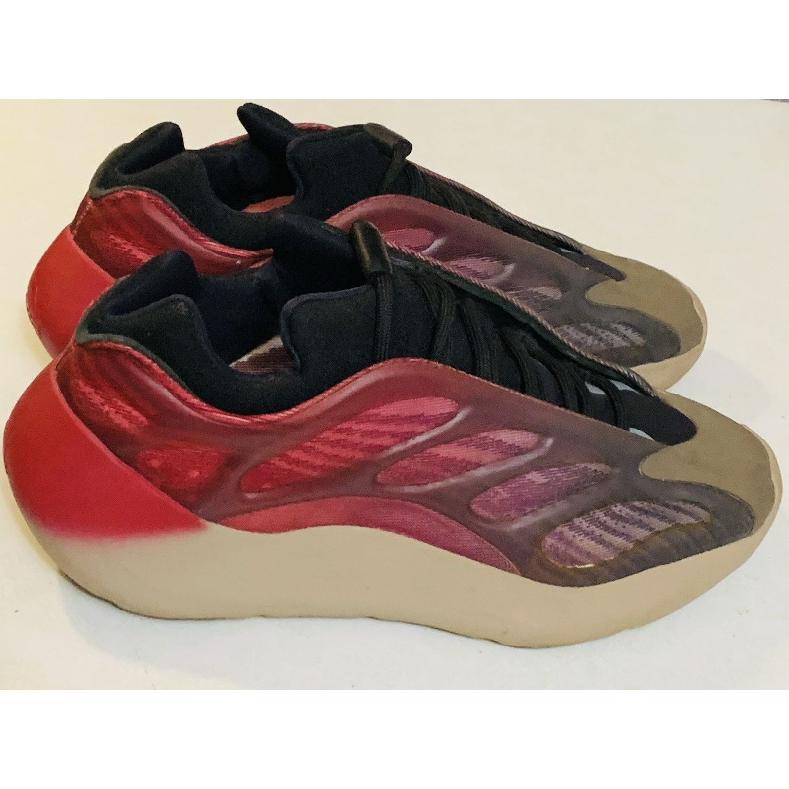 Adidas Adidas Yeezy 700 V3 Fade Carbon GW1814 Men’s Size 9.5M Size US 9.5 / EU 42-43 - 3 Thumbnail
