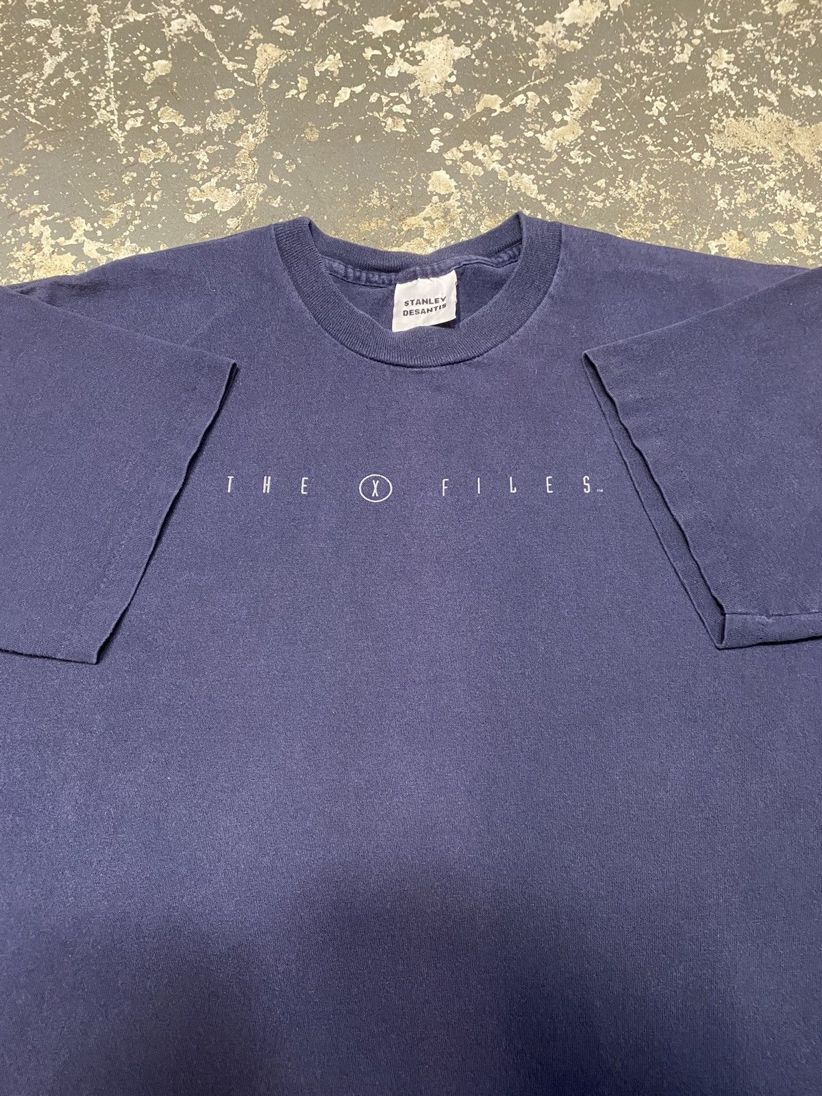 Vintage Vintage X-Files He Is One Stanley Desantis Tshirt Size US L / EU 52-54 / 3 - 4 Thumbnail
