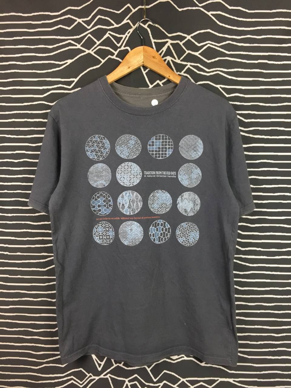 Vintage Vtg Oriental Geometric Circles Tradition From Old Days Tee Size US M / EU 48-50 / 2 - 1 Thumbnail