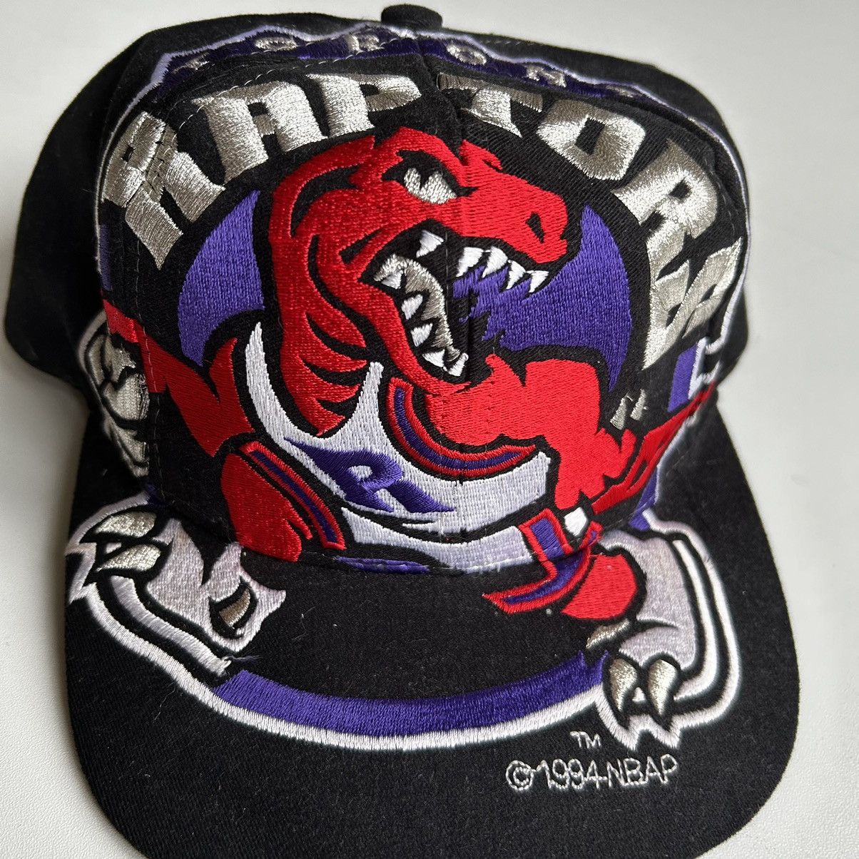 NBA × The Game × Vintage Vintage 90s Toronto Raptors NBA Big Logo The Game Snapback Size ONE SIZE - 3 Thumbnail