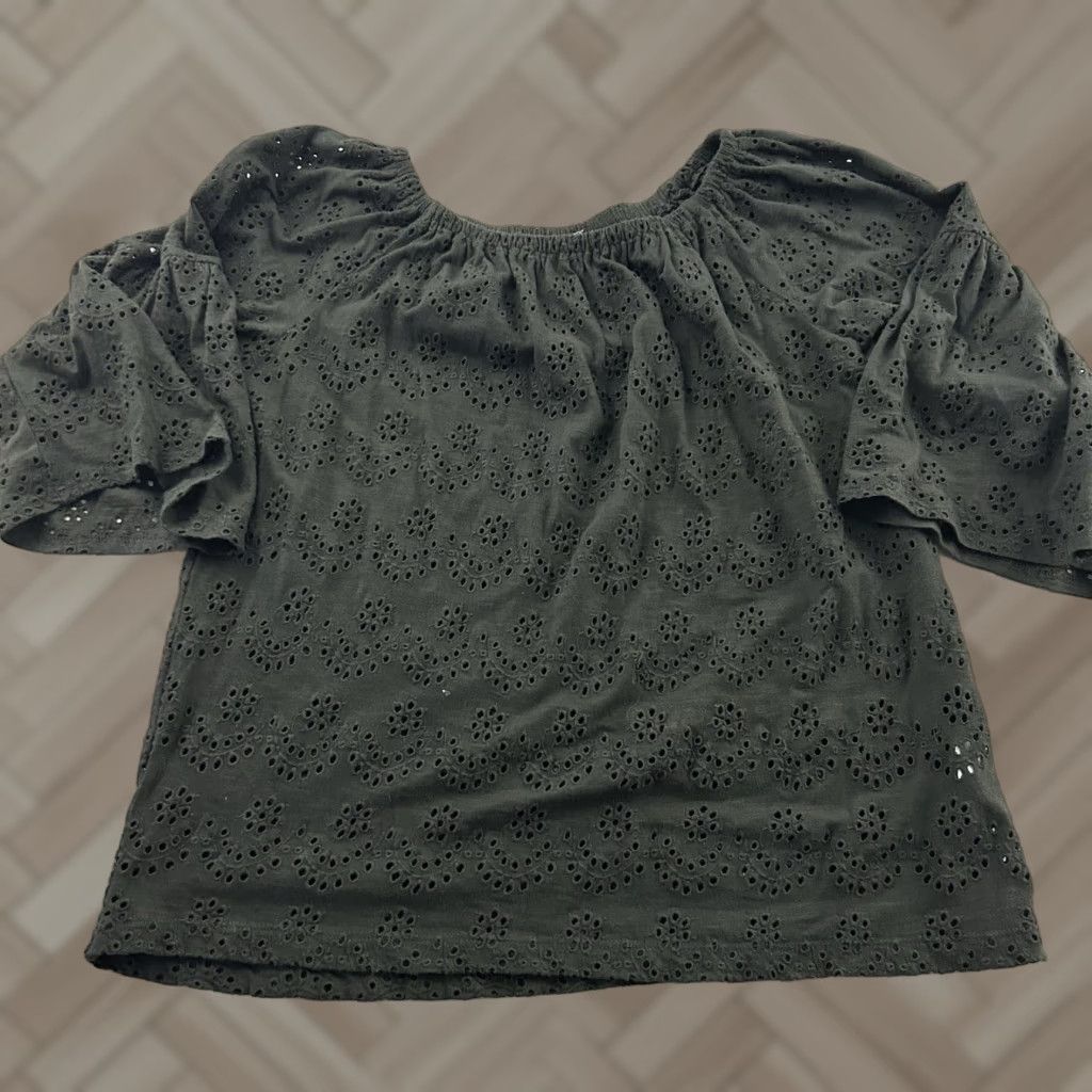 Lucky Brand Lucky Brand 3/4 Sleeve Off The Shoulder Eyelet Top Women's M Gray Shirt Blouse Indoor Womens Size M / US 6-8 / IT 42-44 - 1 Thumbnail