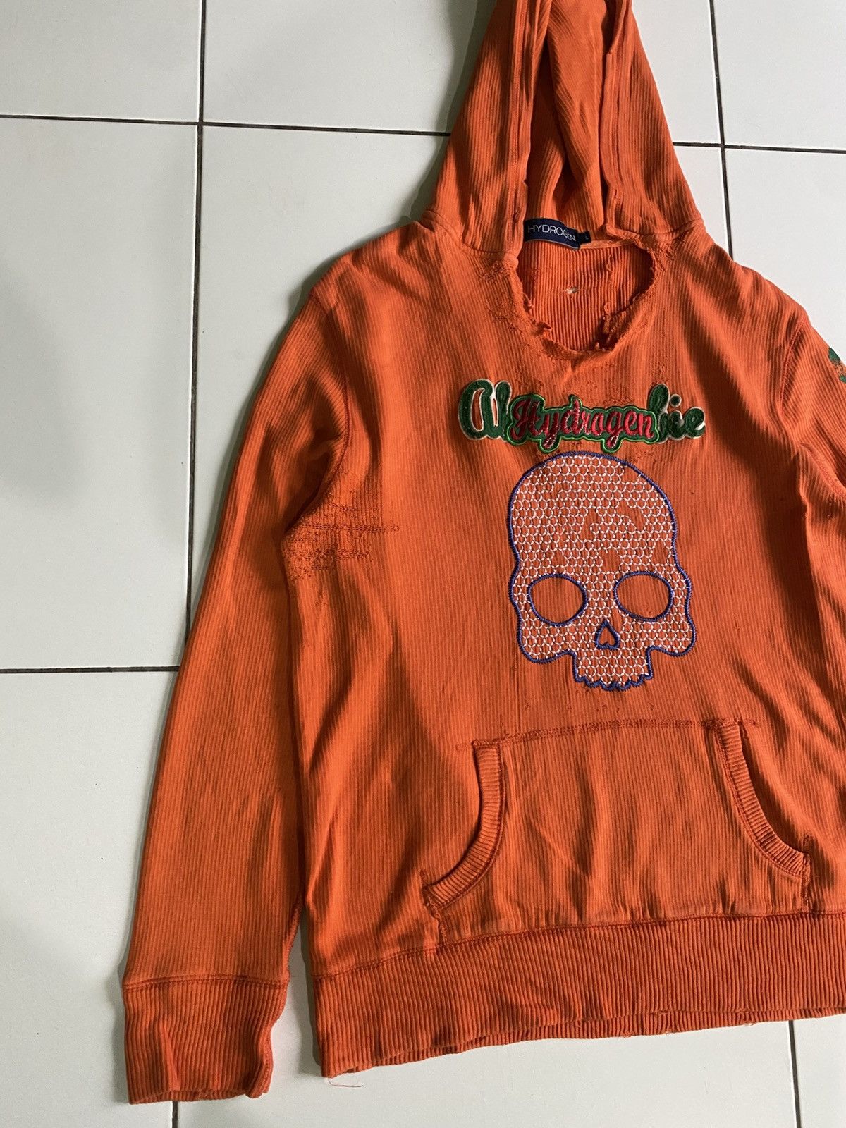 HYDROGEN Vintage Hydrogen spell out Distressed skull hoodie Size US L / EU 52-54 / 3 - 2 Thumbnail