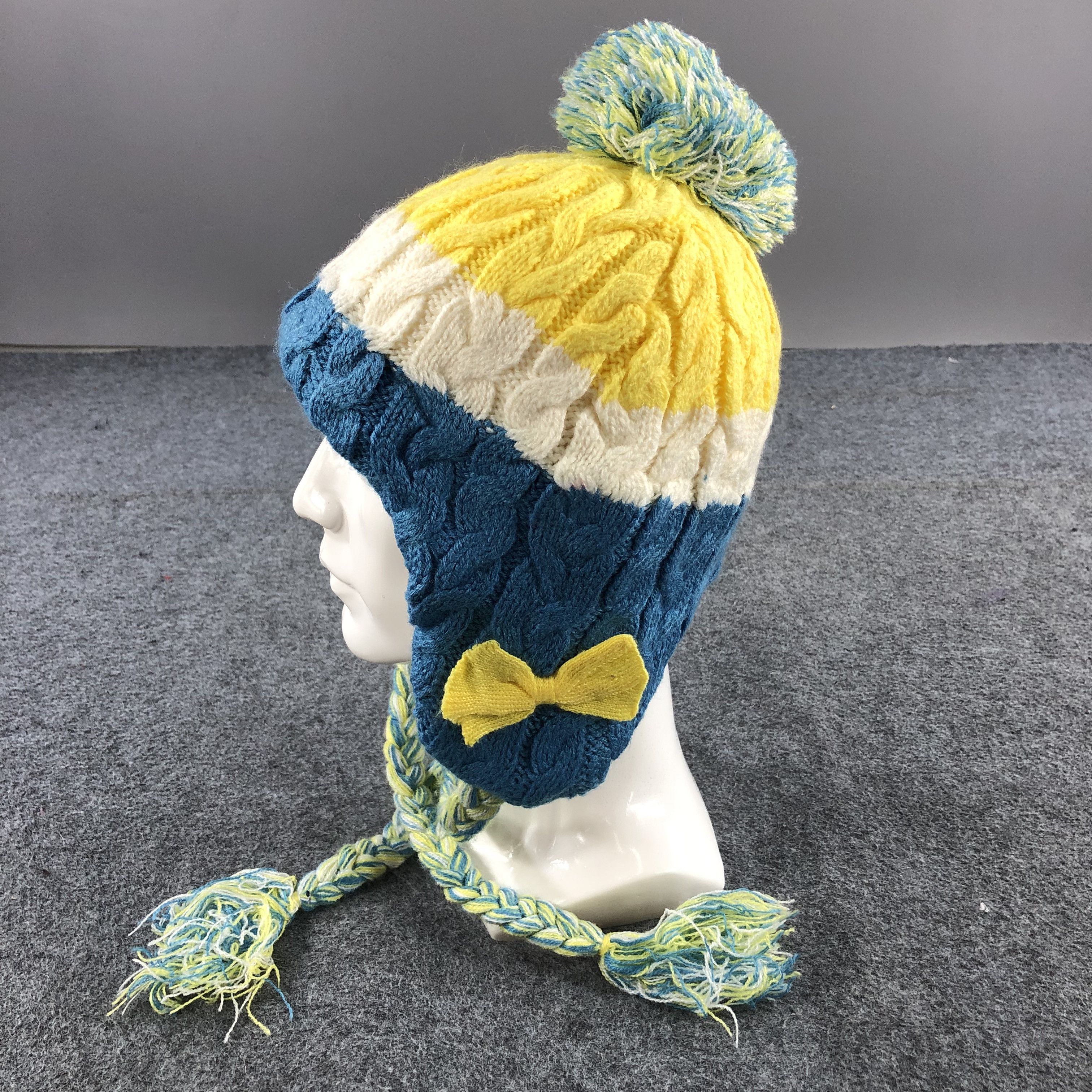 Vintage Unknown Earflap Cable Knit Bobble Beanie Snowcap B233 Size ONE SIZE - 2 Thumbnail