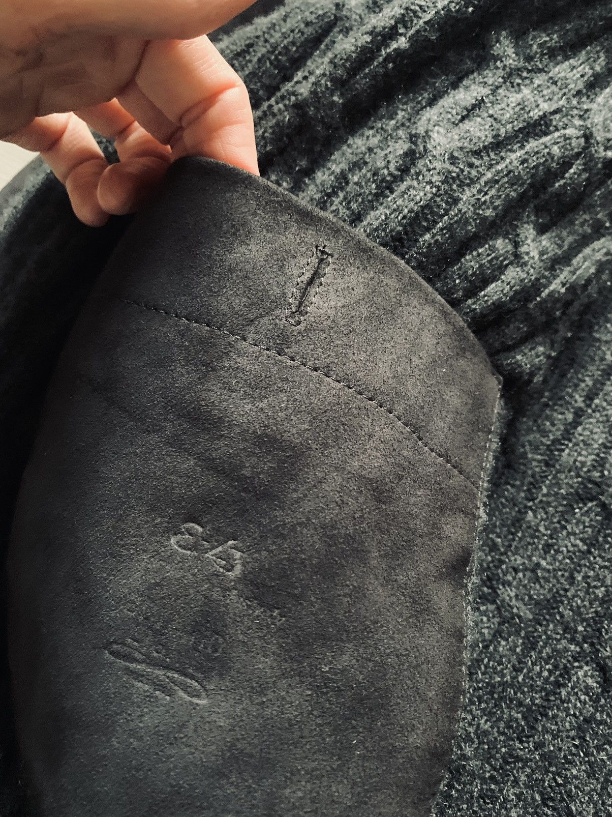 Local Authority Shearling coat with subtle embossed logo on suede Size US L / EU 52-54 / 3 - 12 Thumbnail