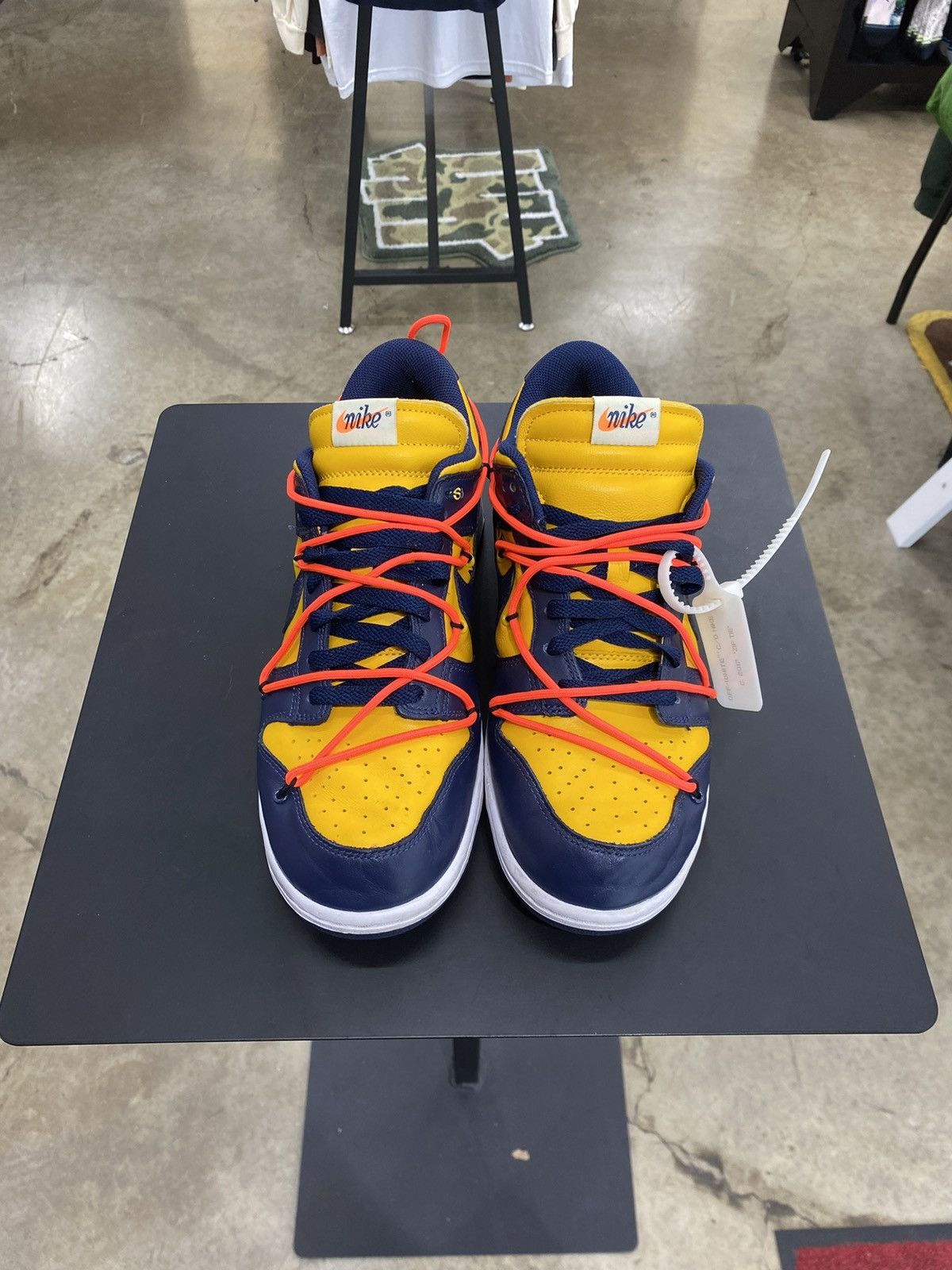 Nike × Off-White Nike Dunk Off White Michigan Sz. 11 Size US 11 / EU 44 - 7 Thumbnail