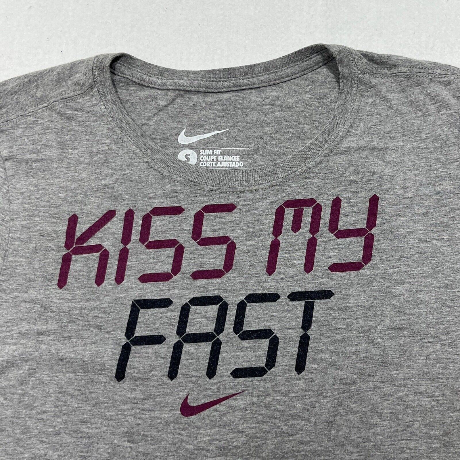 Nike Nike Kiss My Fast Gray Short Sleeve Graphic T Shirt Size S / US 4 / IT 40 - 2 Thumbnail