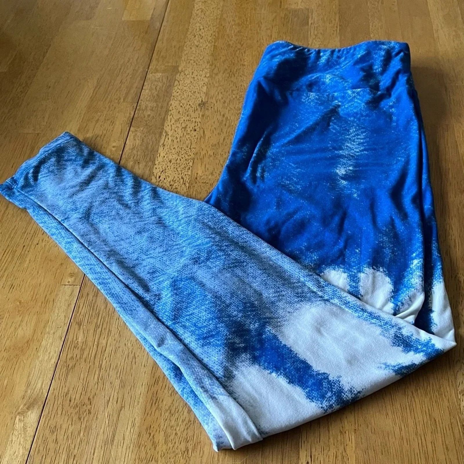 The Unbranded Brand LuLaRoe leggings, size Tall & Curvy (12-18) Size 38" / US 16 / IT 52 - 2 Thumbnail