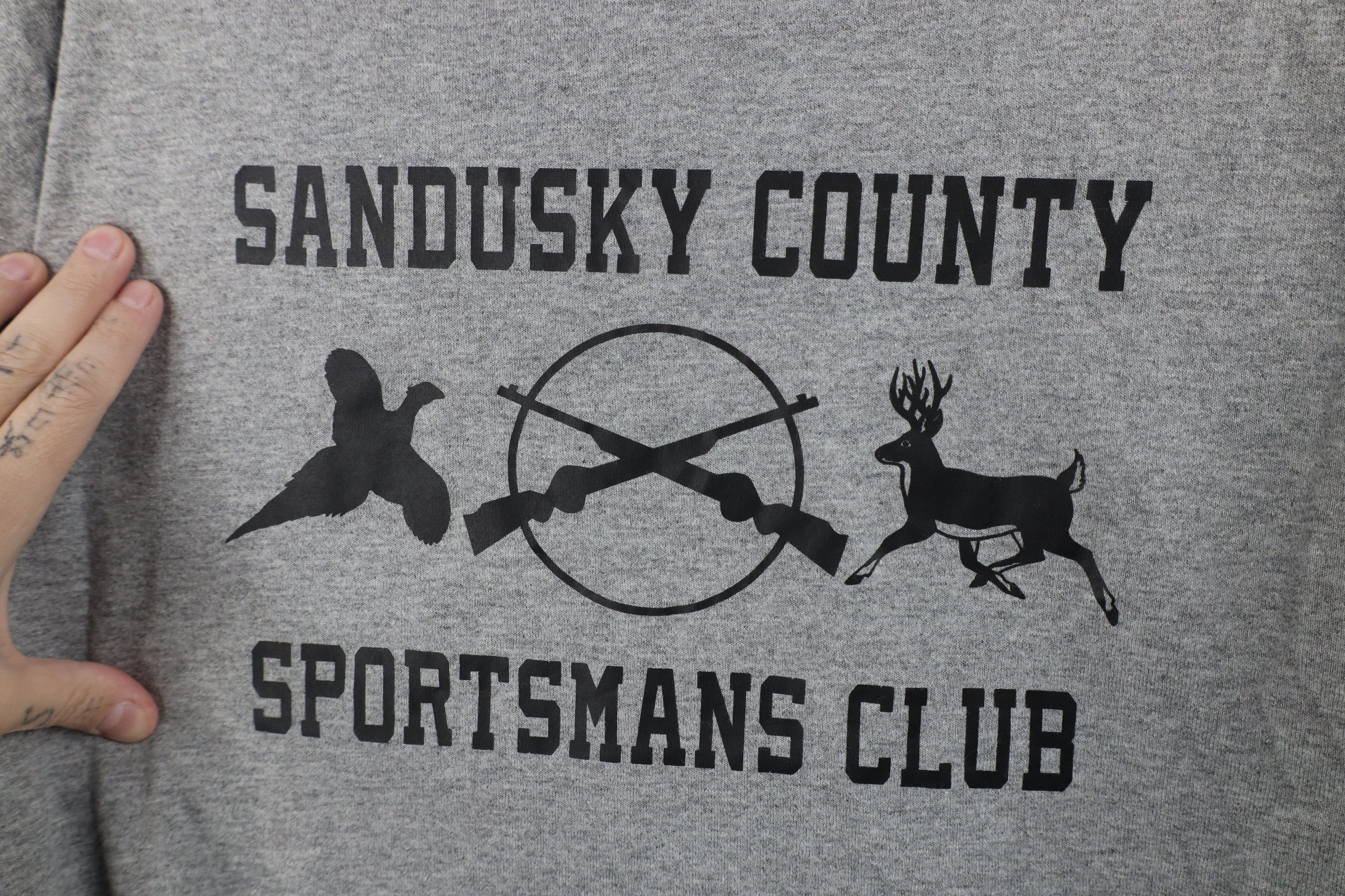 Vintage Vintage Sandusky Country Sportsman Club Hunting T-Shirt Size US XL / EU 56 / 4 - 8 Thumbnail