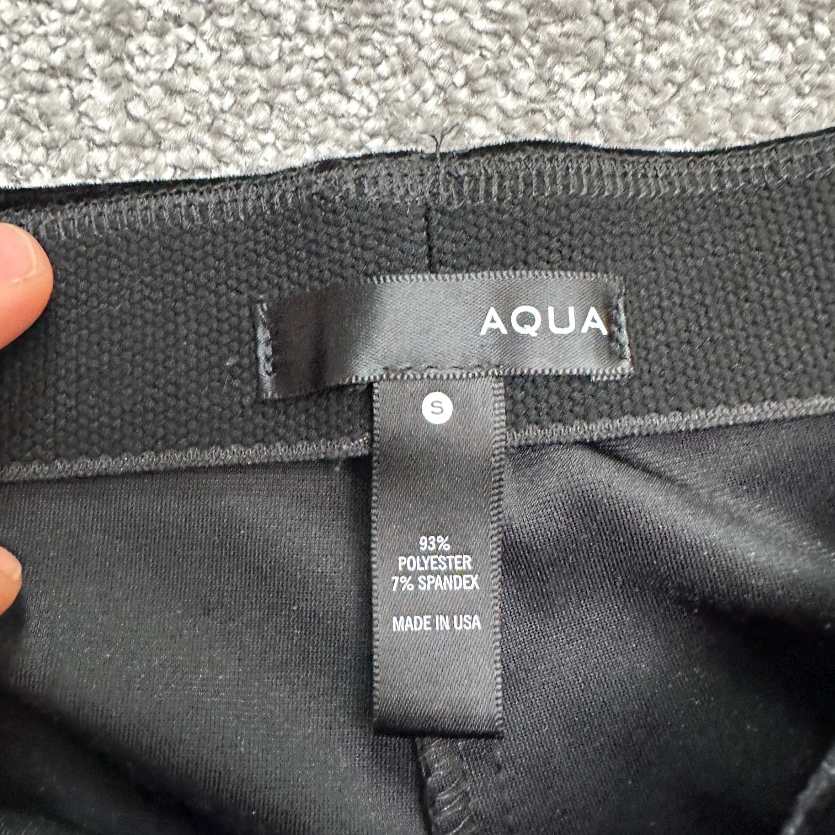AQUA Aqua Velvet Ruffle Shorts Womens Small Black Stretch Belted Size 28" / US 6 / IT 42 - 4 Thumbnail