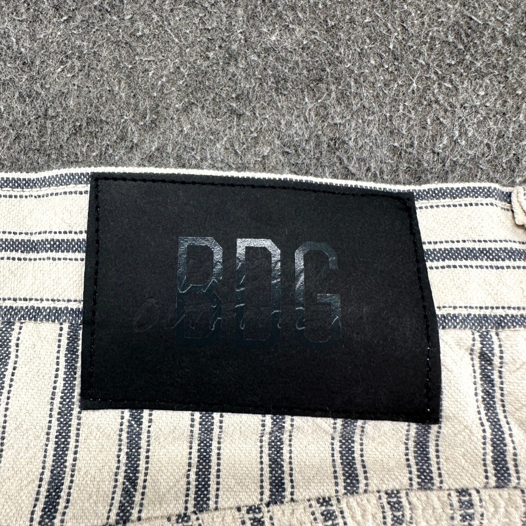 Bdg VINTAGE BDG Shorts Men 34 White Blue Striped Canvas 100% Cotton Baggy Carpenter Railroad Outdoor Lifeguard Surfing Mens Size US 34 / EU 50 - 5 Thumbnail
