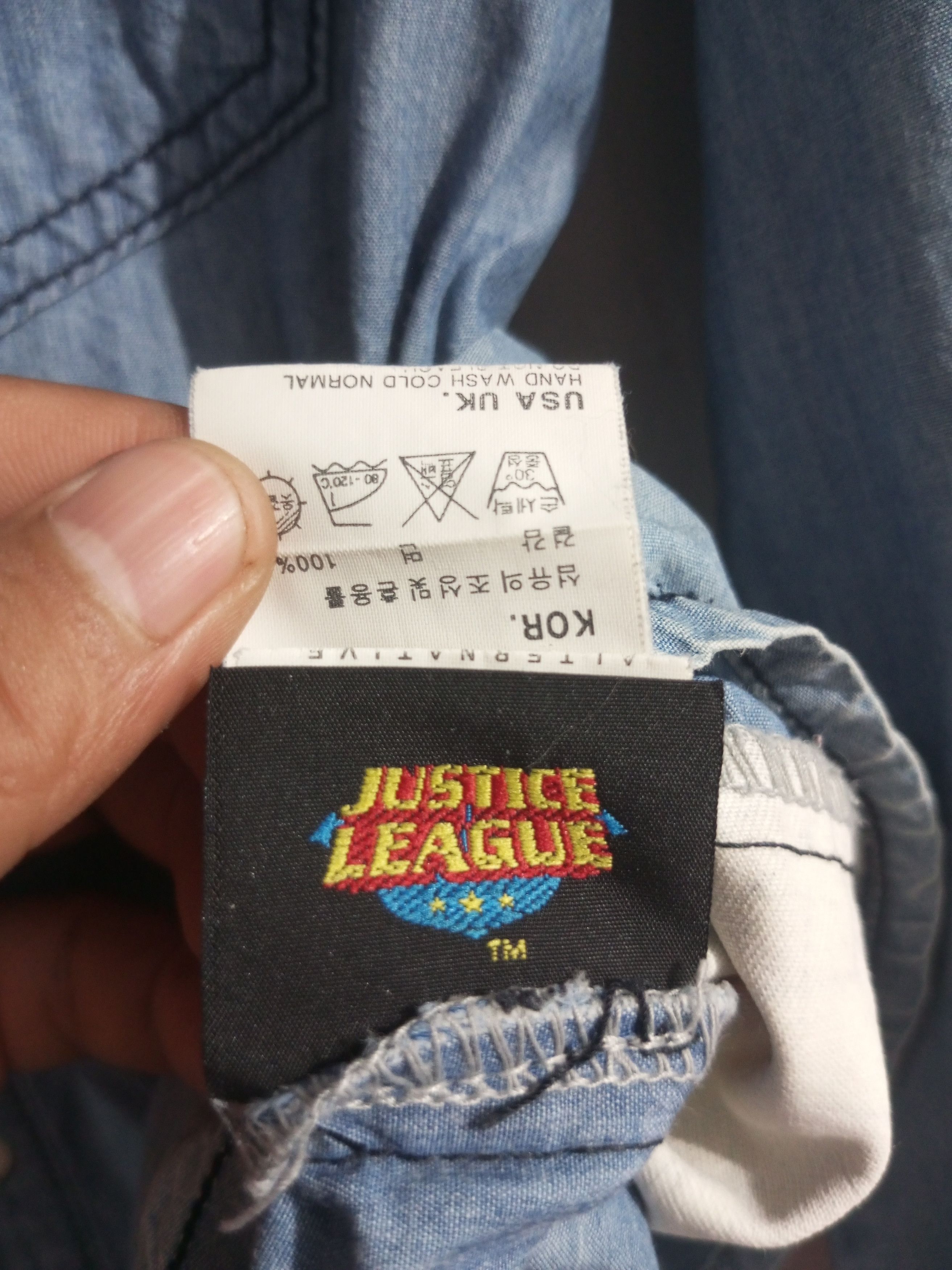 20471120 Vintage justice league big print dc Comics long sleeve shirt Size US L / EU 52-54 / 3 - 17 Thumbnail