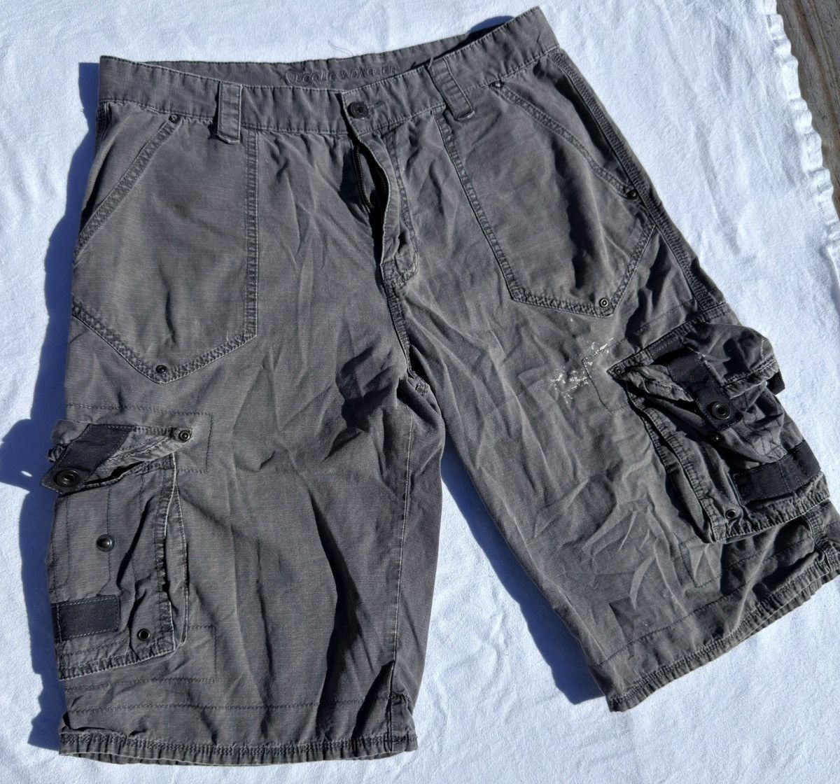 Vintage Natural distressed Grey cargo workwear shorts Size US 32 / EU 48 - 1 Thumbnail