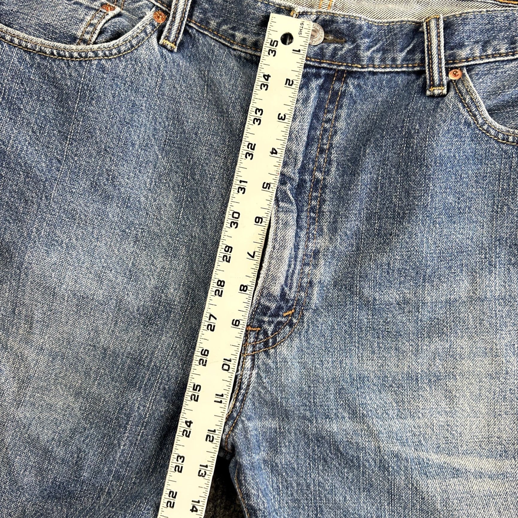 Levi's VINTAGE Levi’s 505 Denim Bermuda Shorts Mens 40 Blue Distressed 90s Y2K Skater Baggy 5-Pocket Denim Jeans Short Size US 40 / EU 56 - 6 Thumbnail