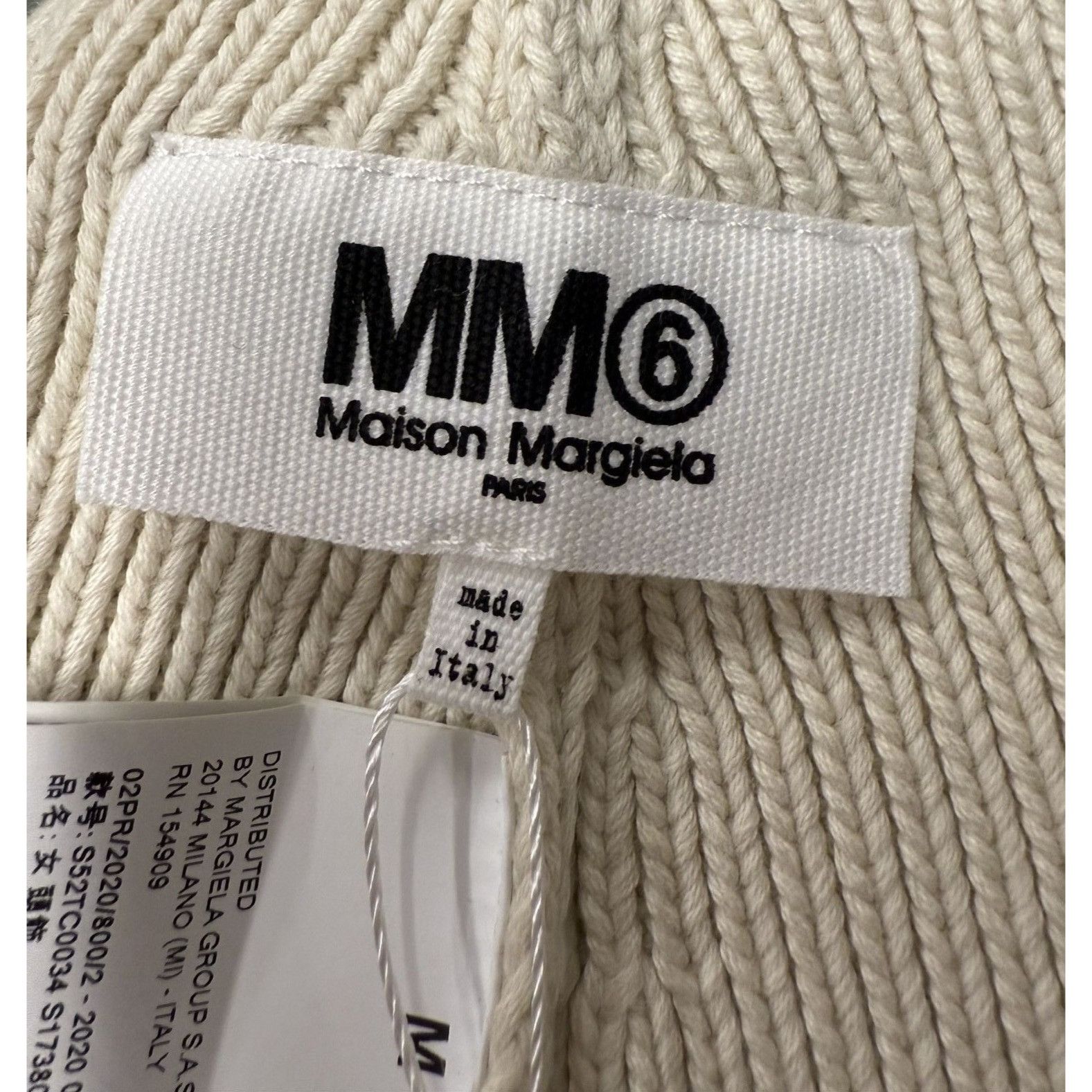 MM6 Maison Margiela MM6 Ribbed Knit Beanie With Embroidered "6" Size ONE SIZE - 4 Thumbnail